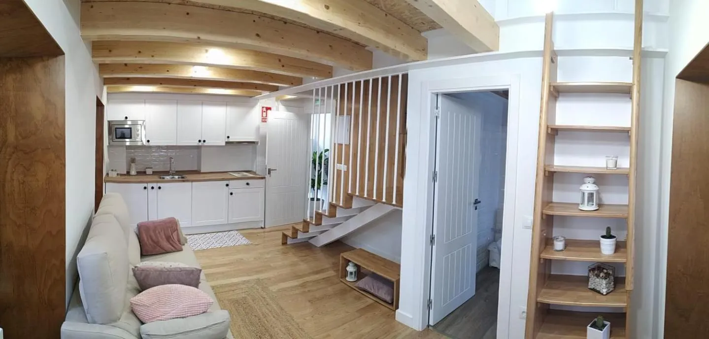 Kitchen or kitchenette in Apartamentos Turísticos El Peñón