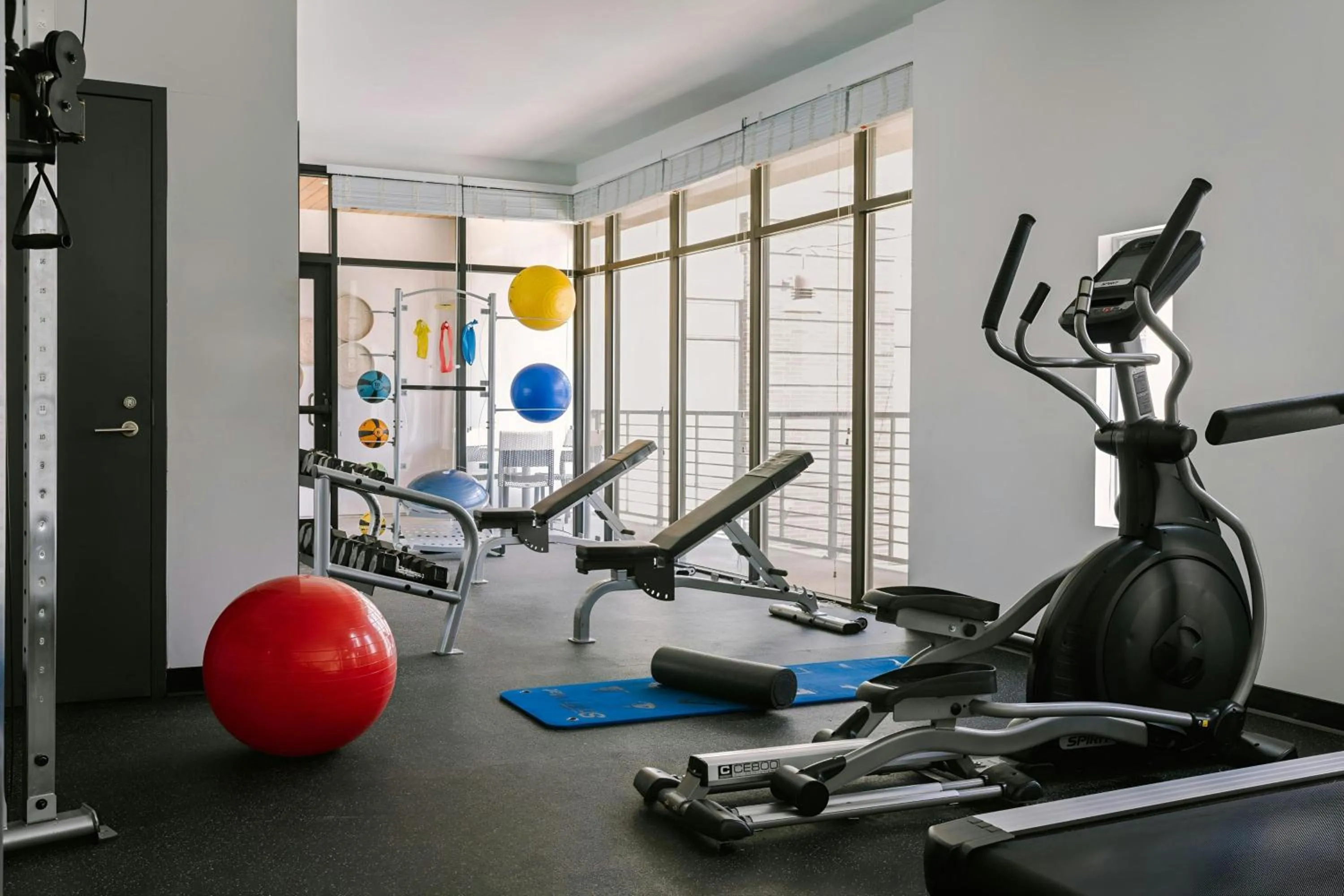 Fitness centre/facilities in Sonder by Marriott Bonvoy Village 21 Apartments Hillsboro Village