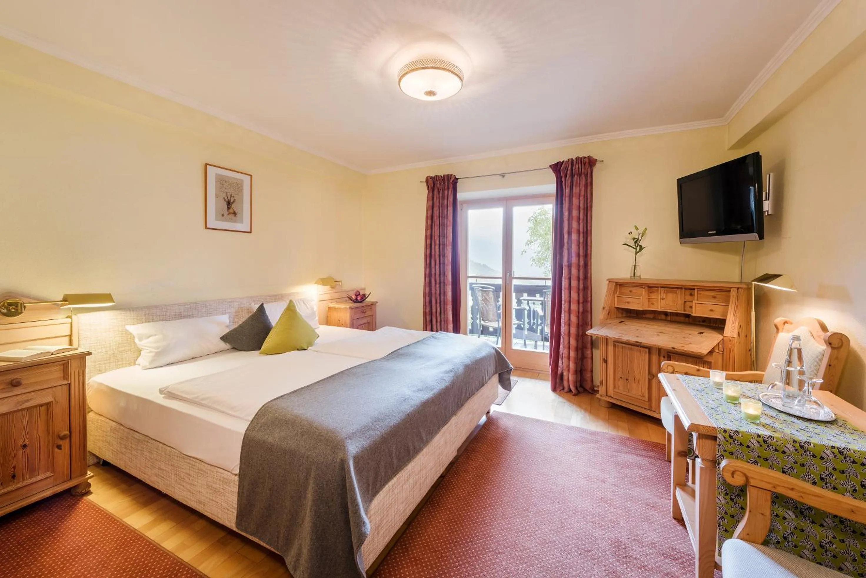 View (from property/room), Bed in Der Westerhof Hotel