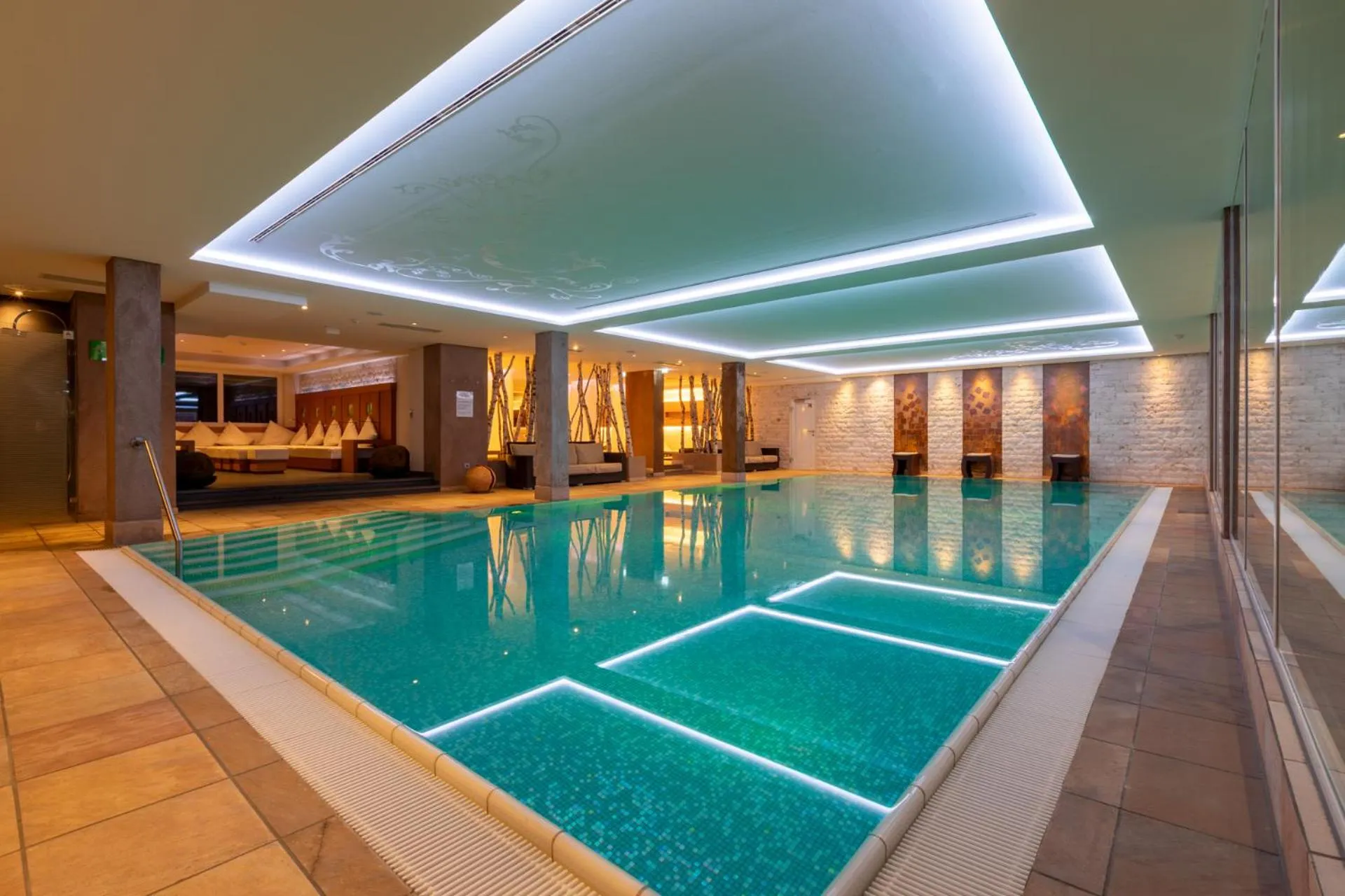 Swimming pool in Sackmann Genuss und Spa Resort