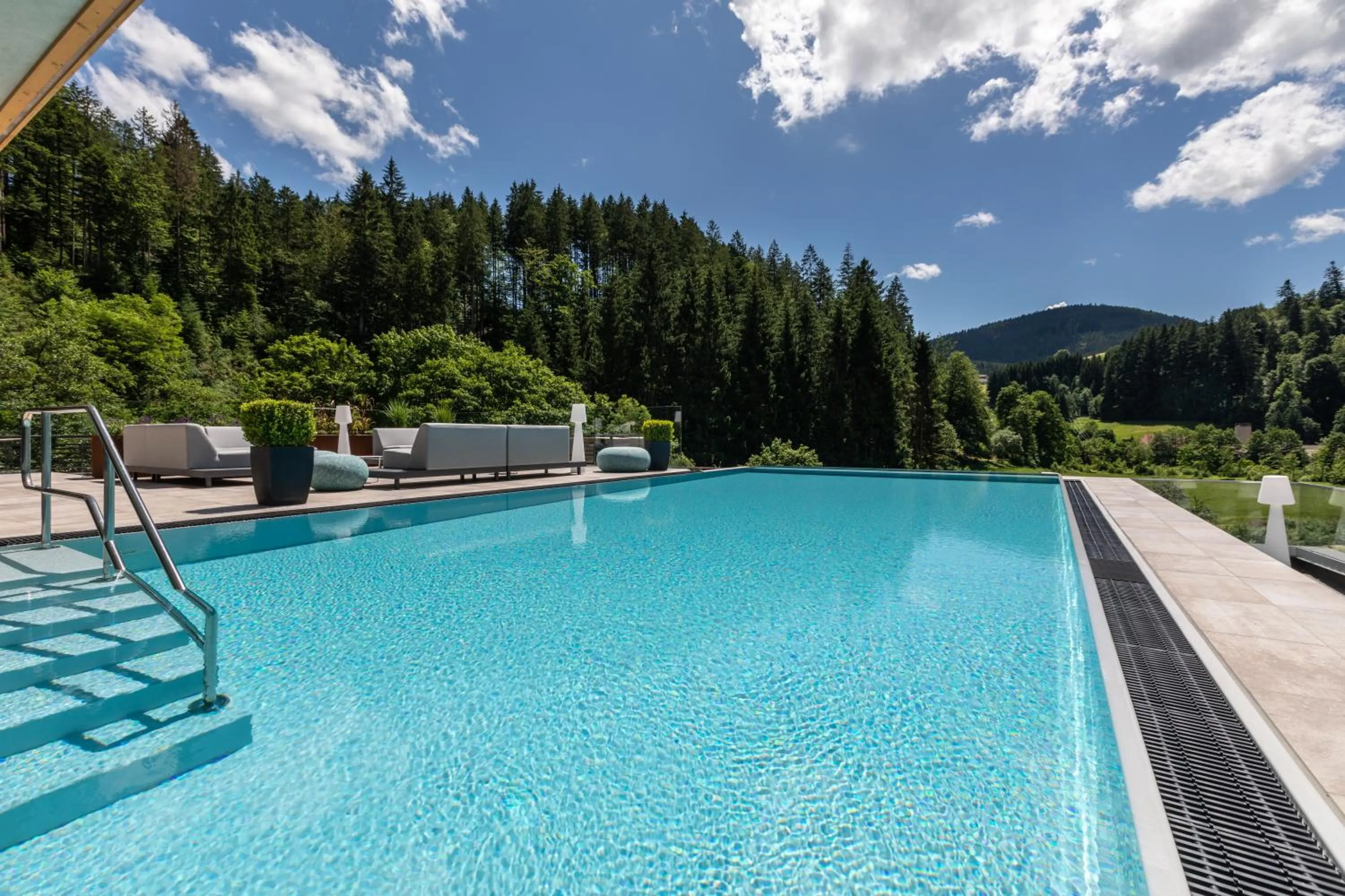 Swimming pool in Sackmann Genuss und Spa Resort