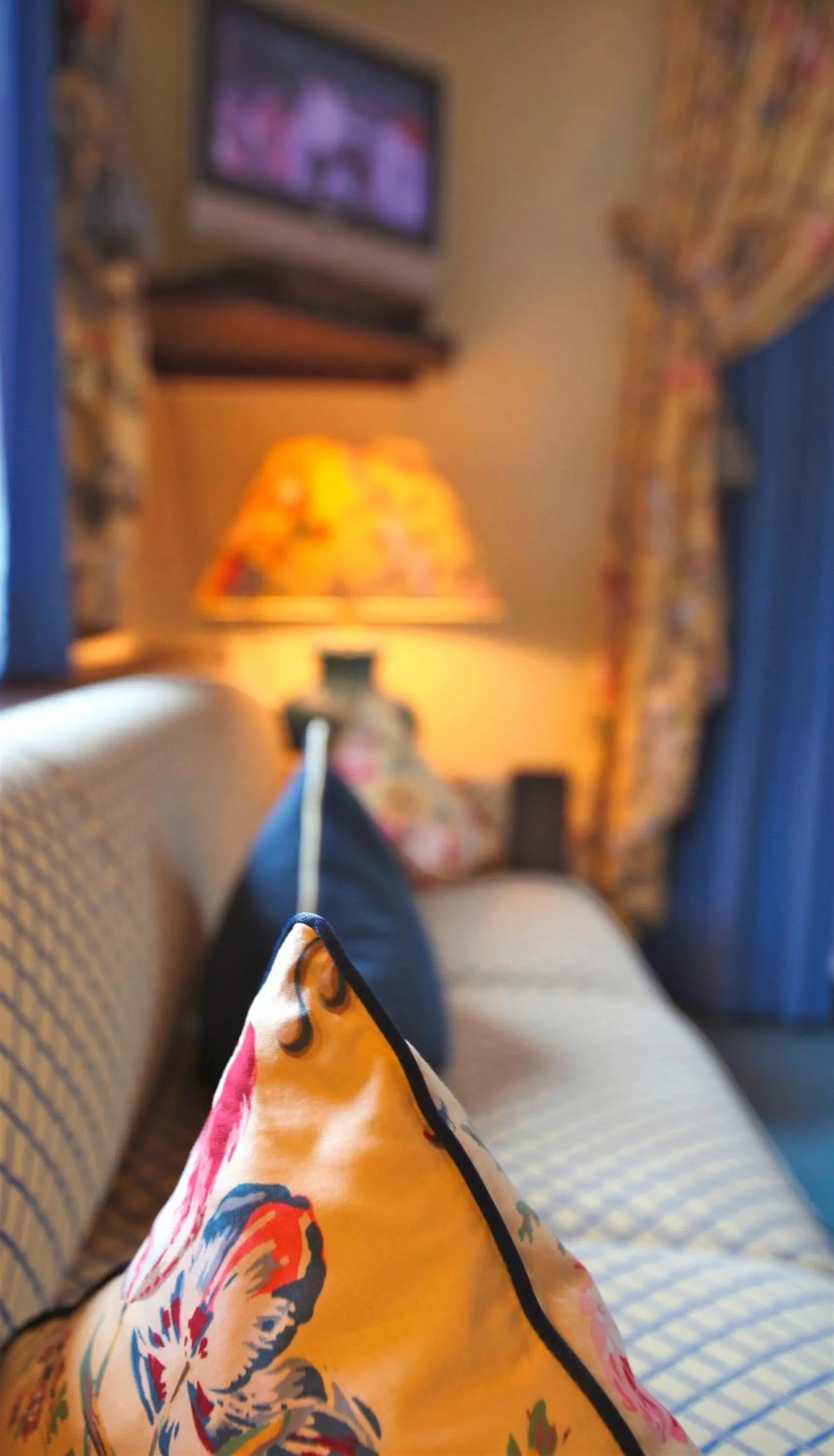 room service, Bed in Sackmann Genuss und Spa Resort