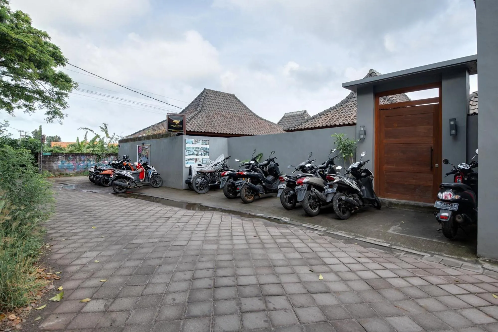 Parking in Turtle Villas, Canggu Managed by Manara
