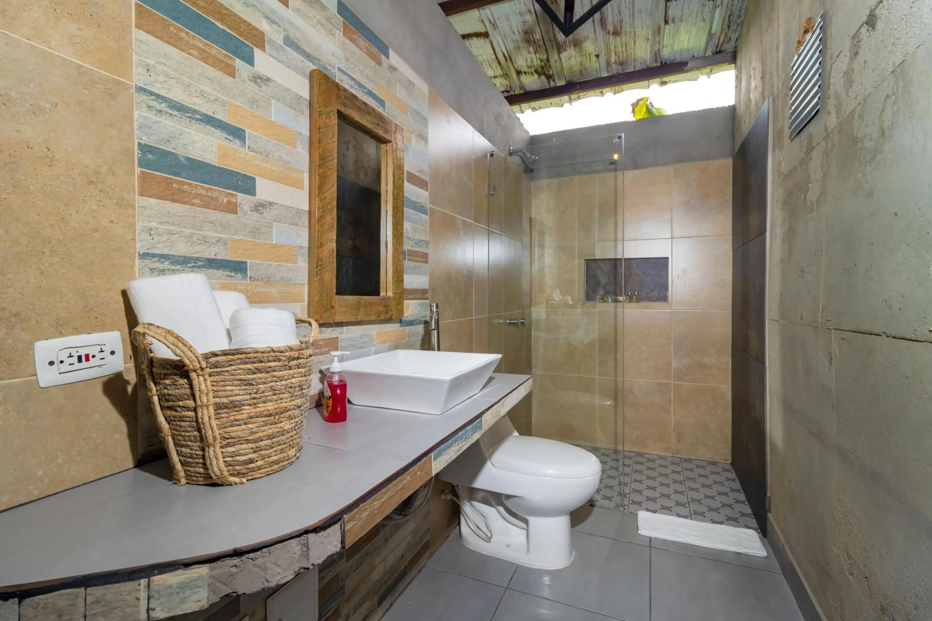 Bathroom in NQ Hotel Orinoquia