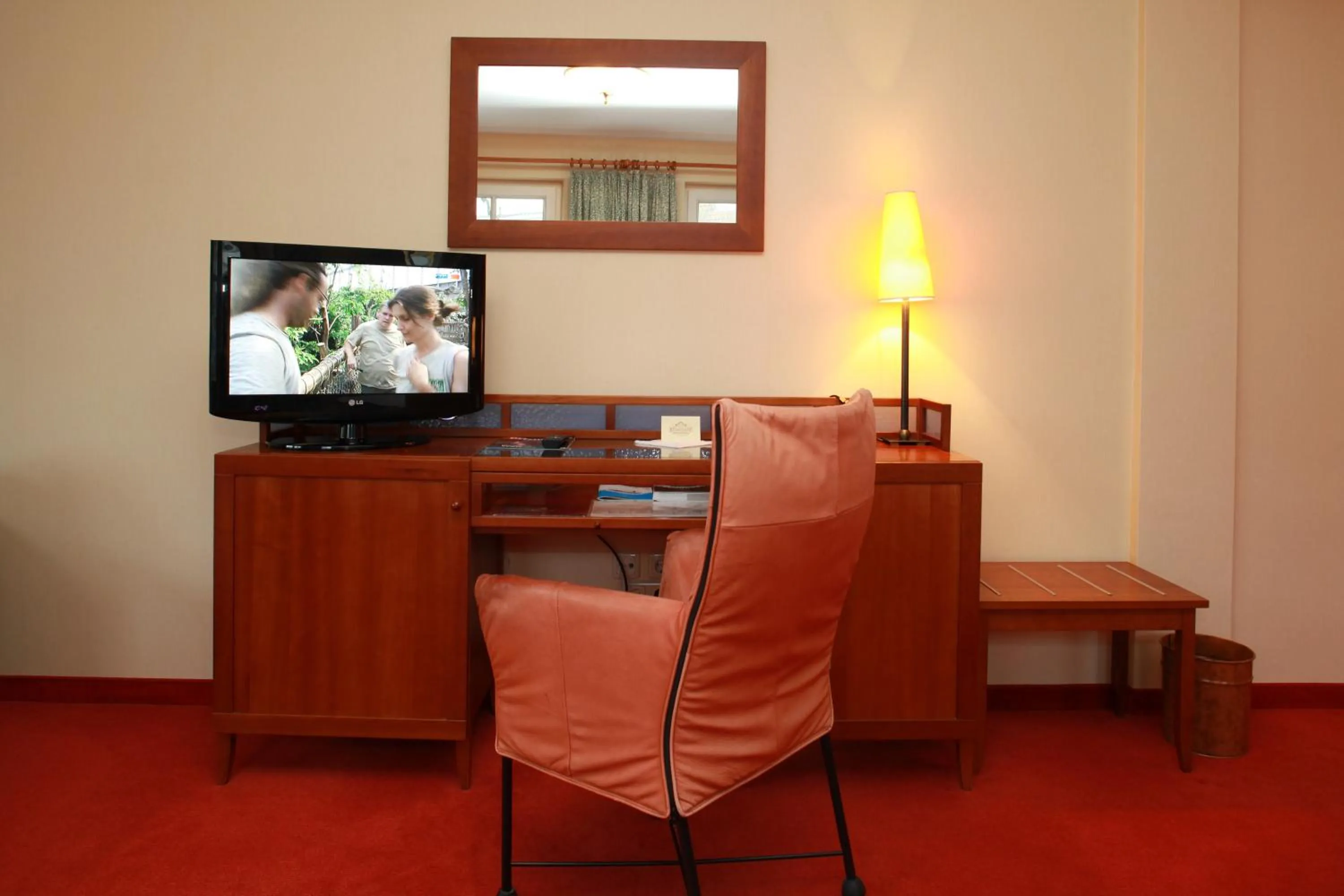 TV and multimedia in Romantik Hotel Kaufmannshof