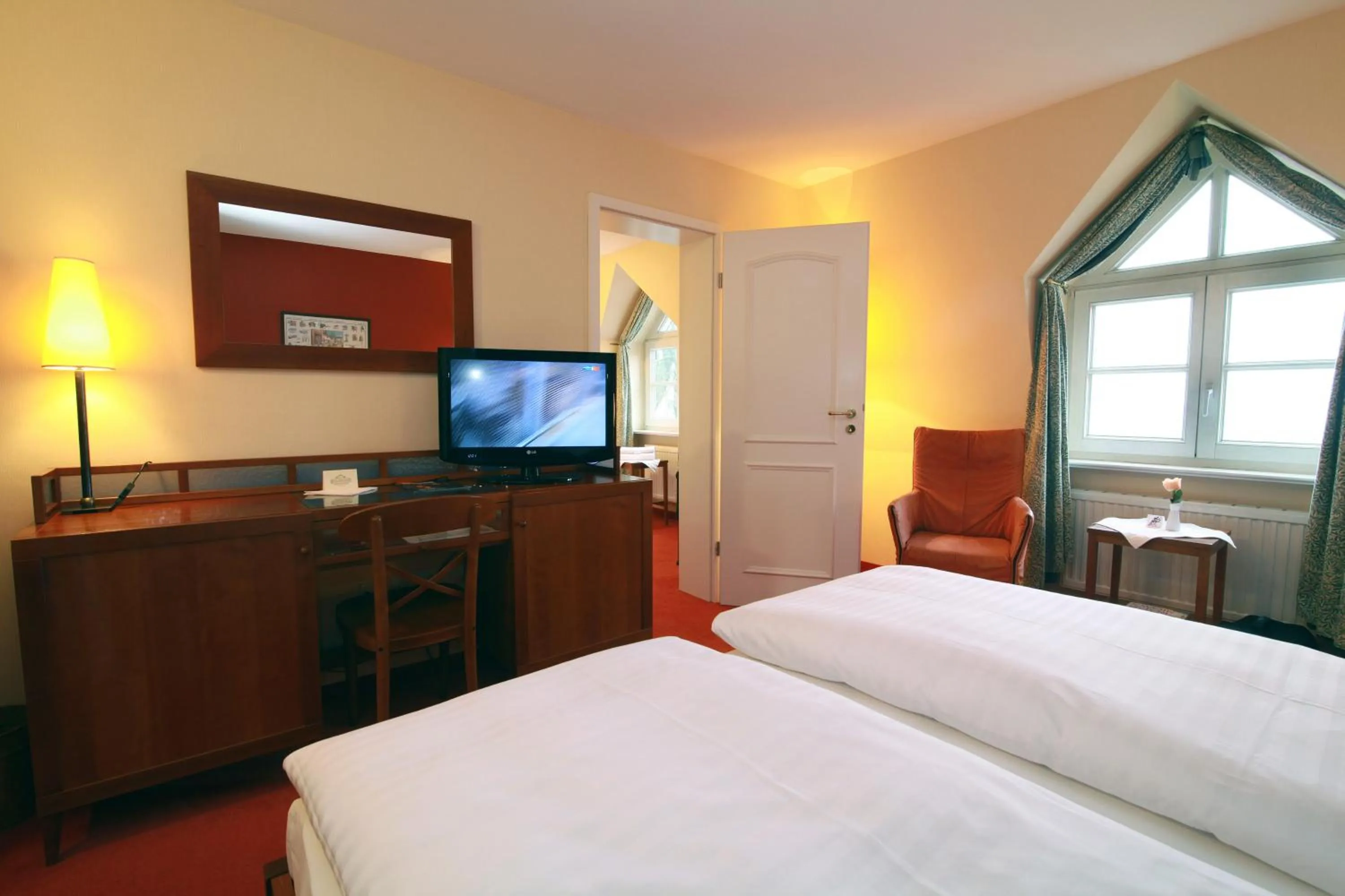 Photo of the whole room, Bed in Romantik Hotel Kaufmannshof