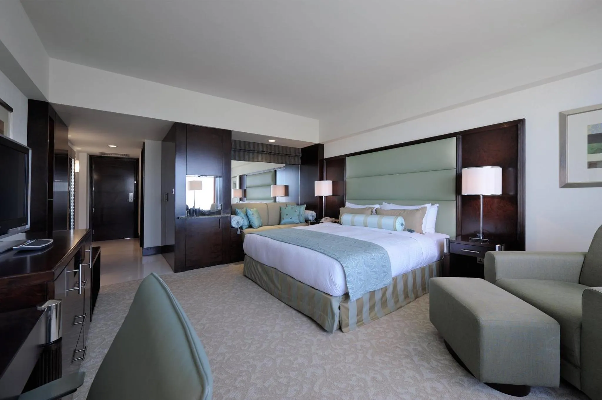 Photo of the whole room, Bed in InterContinental Abu Dhabi by IHG