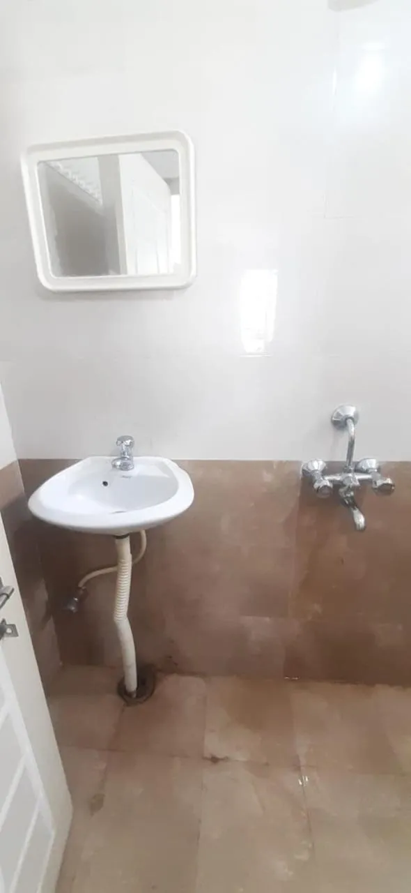 Shower in PPH Living SS Grand