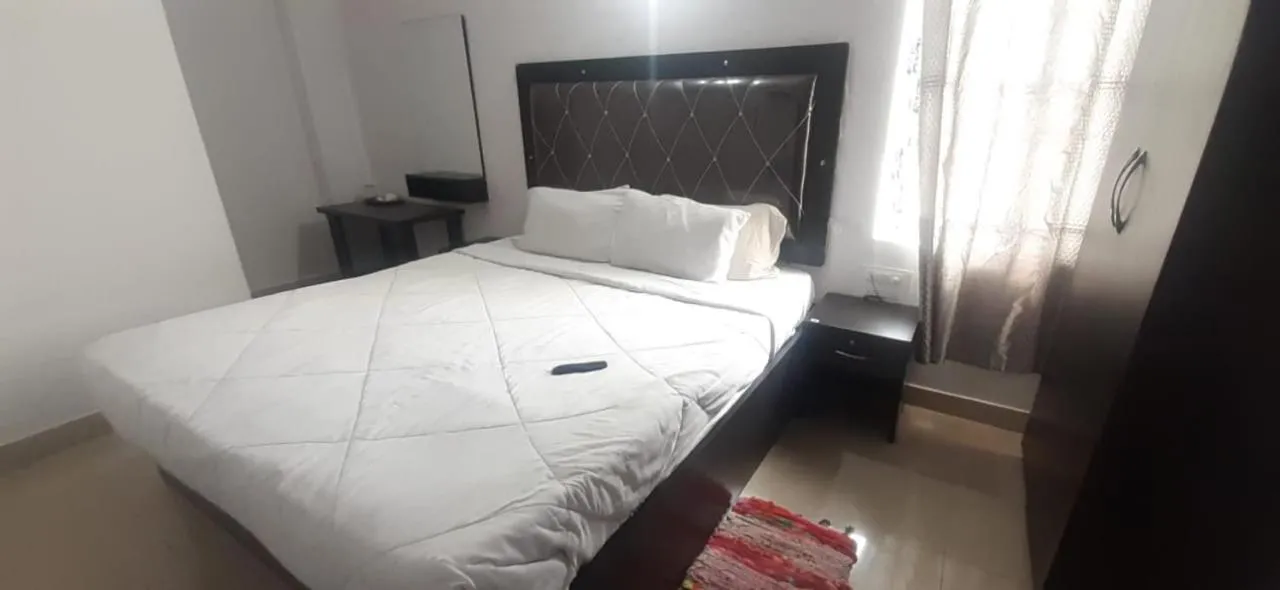 Photo of the whole room, Bed in PPH Living SS Grand