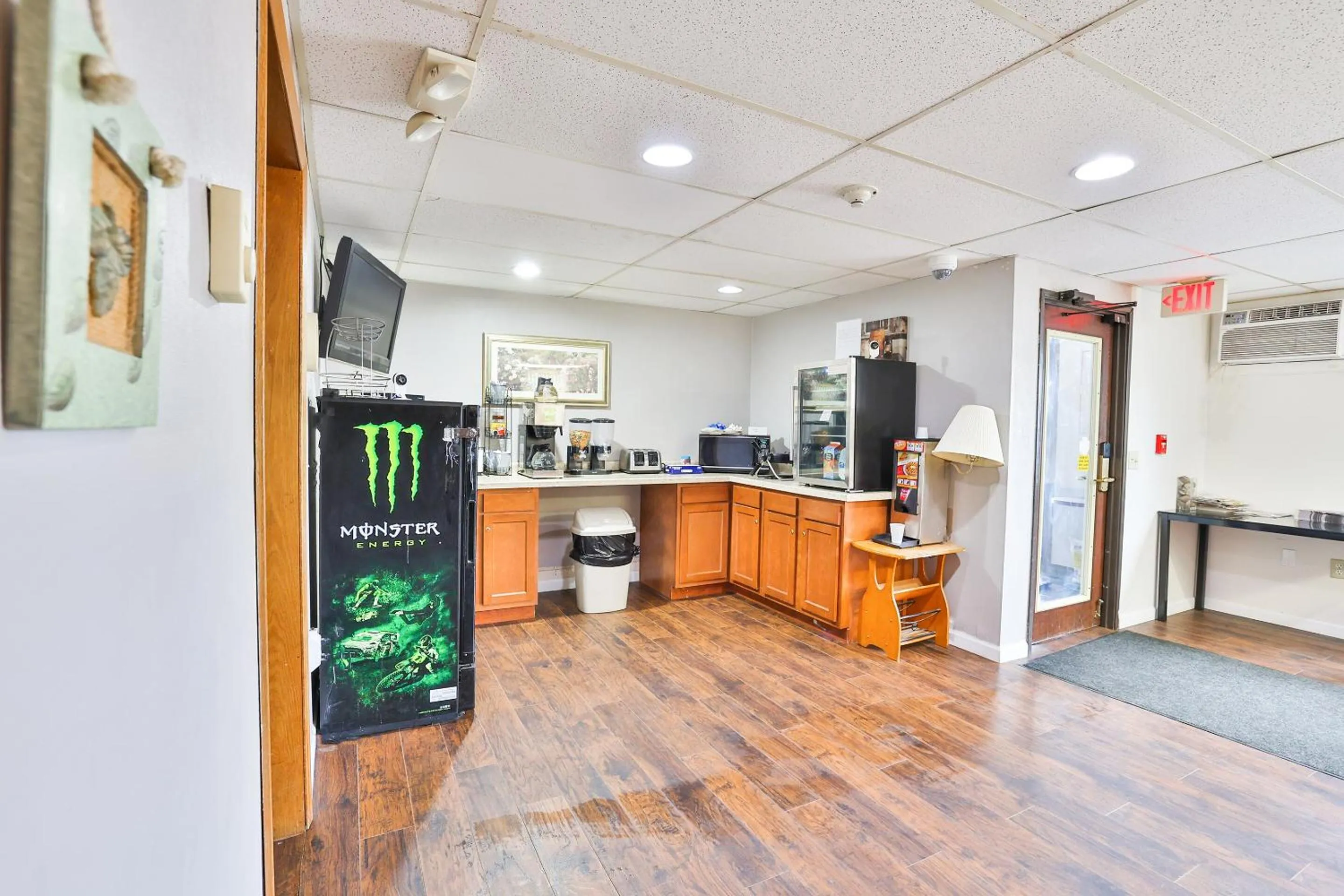 Kitchen or kitchenette in OYO Hotel Pipestone MN, Canterbury Park