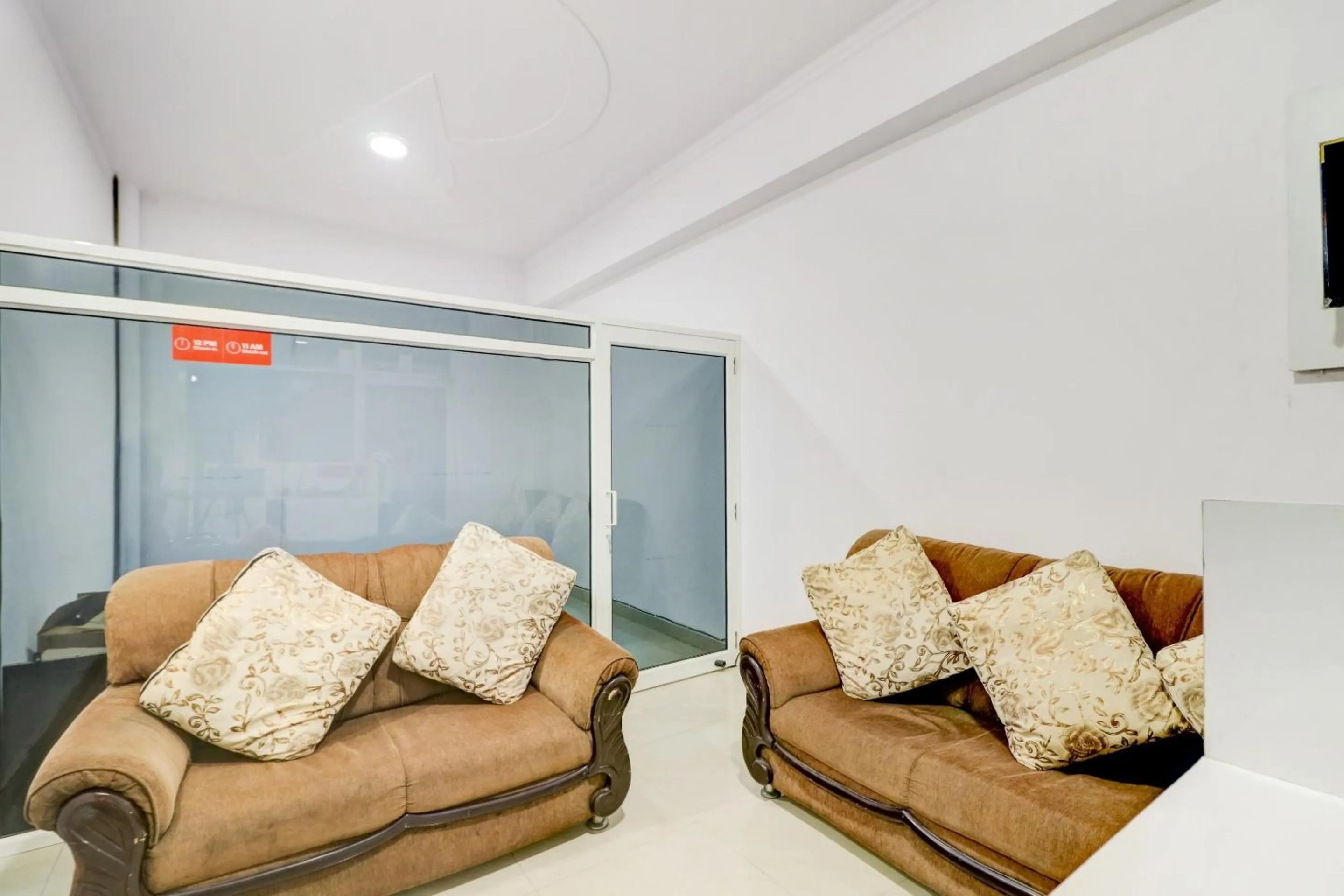 Lobby or reception in Hotel O Ratan Pacific Hotel And Party Hall