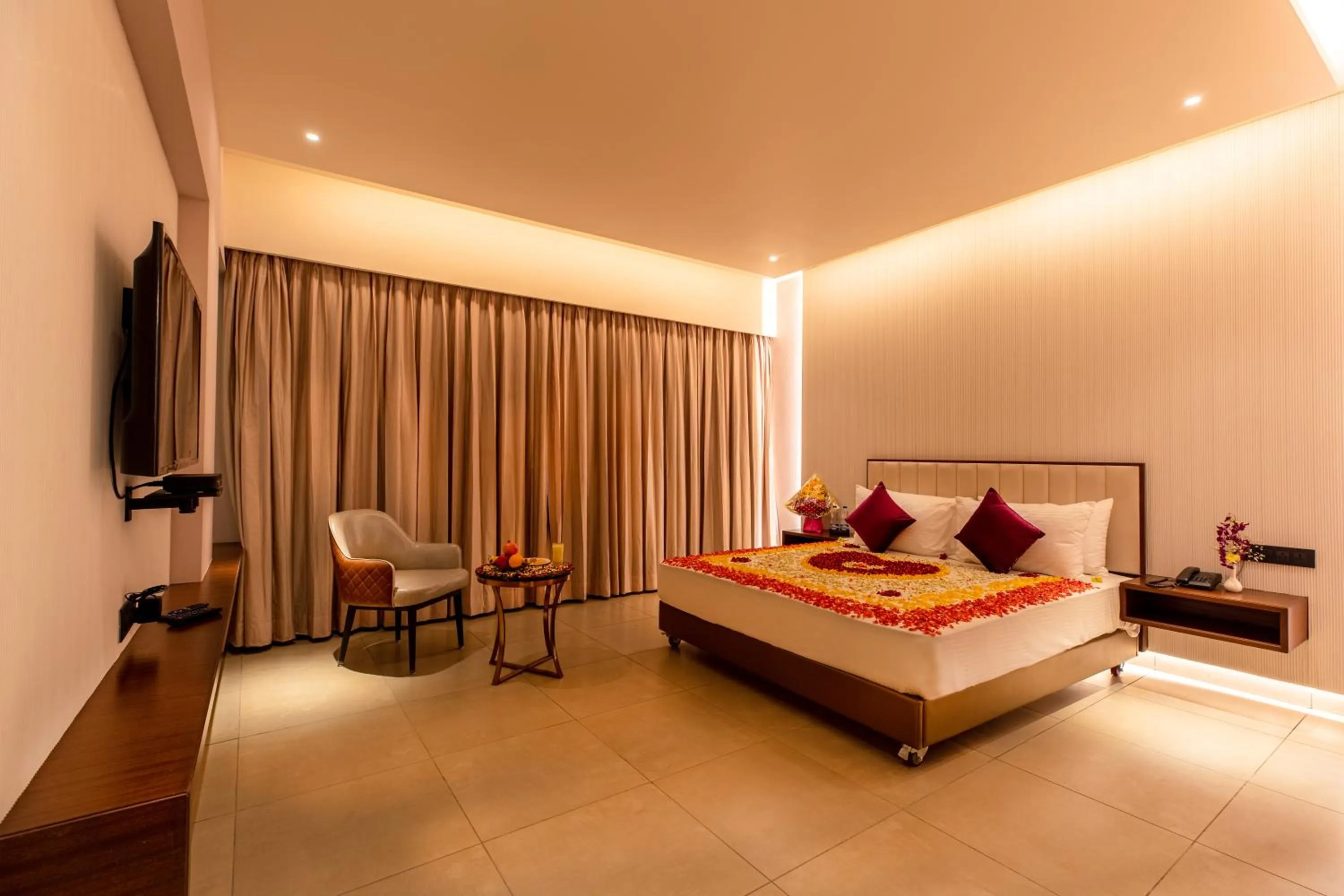 Bedroom, Bed in Hotel M Pro Palace Mysore - 12 Minutes to Mysore Palace