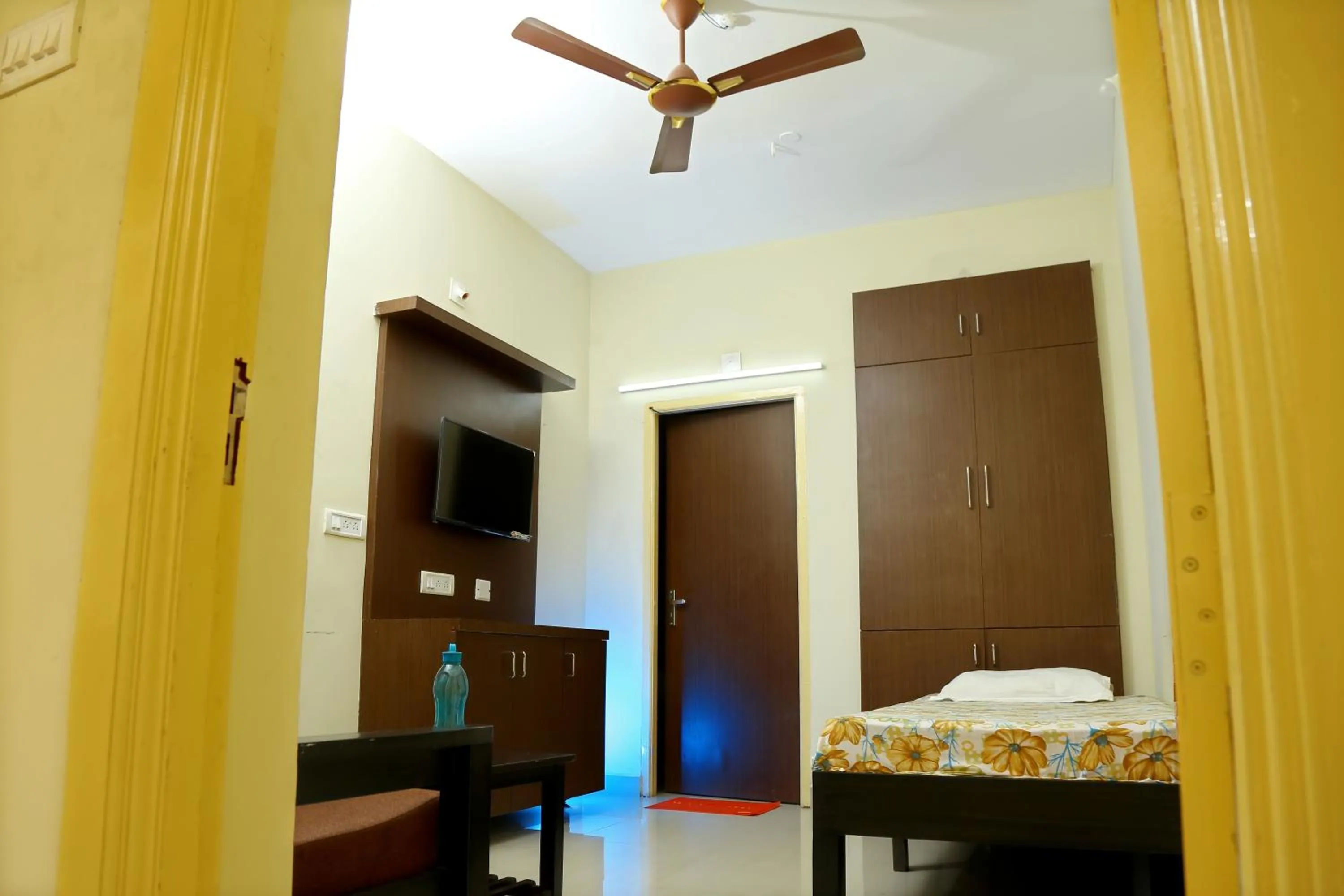 Photo of the whole room, Bed in Lakeview Residency, Sricity TADA