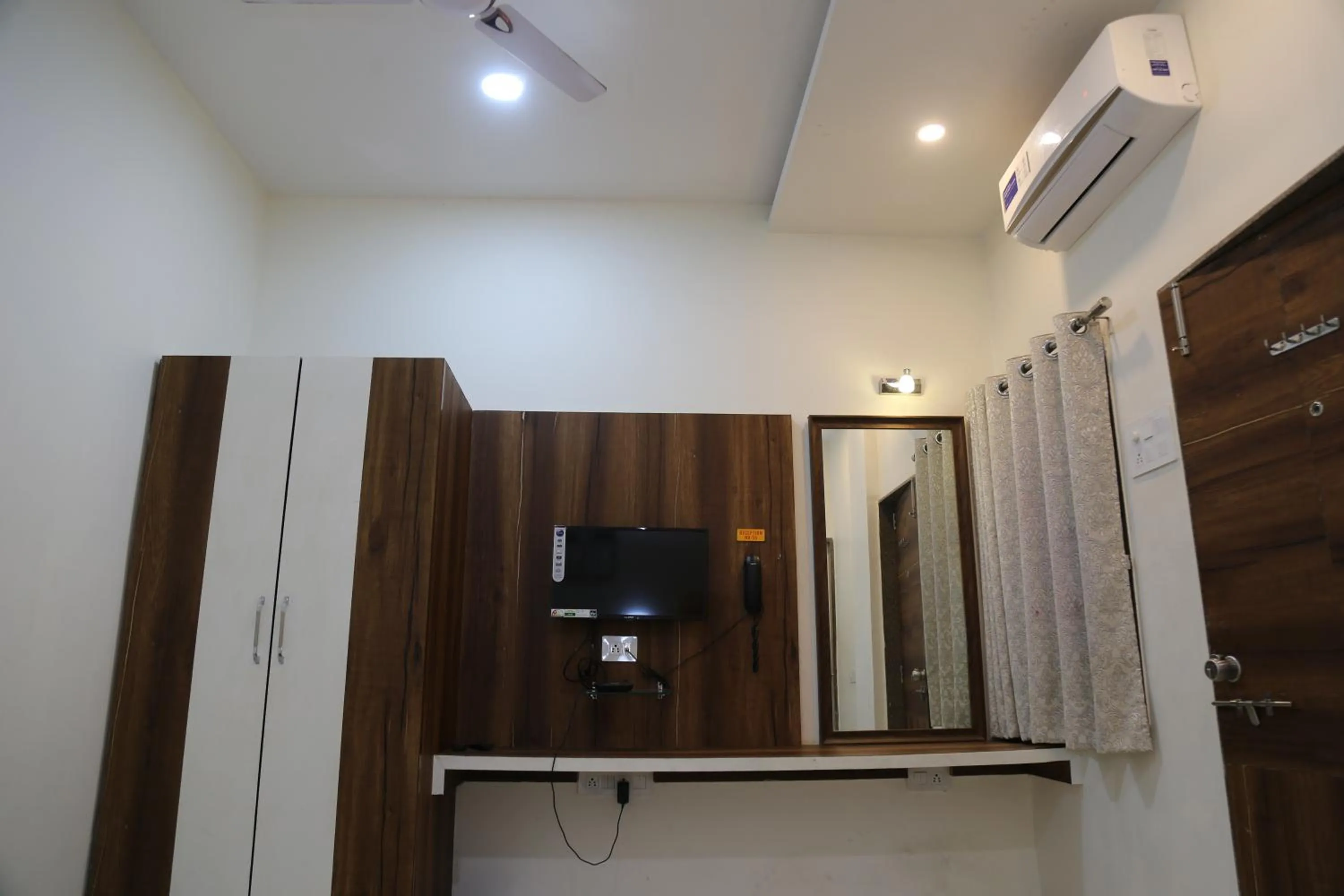 TV and multimedia in Hotel Kissan