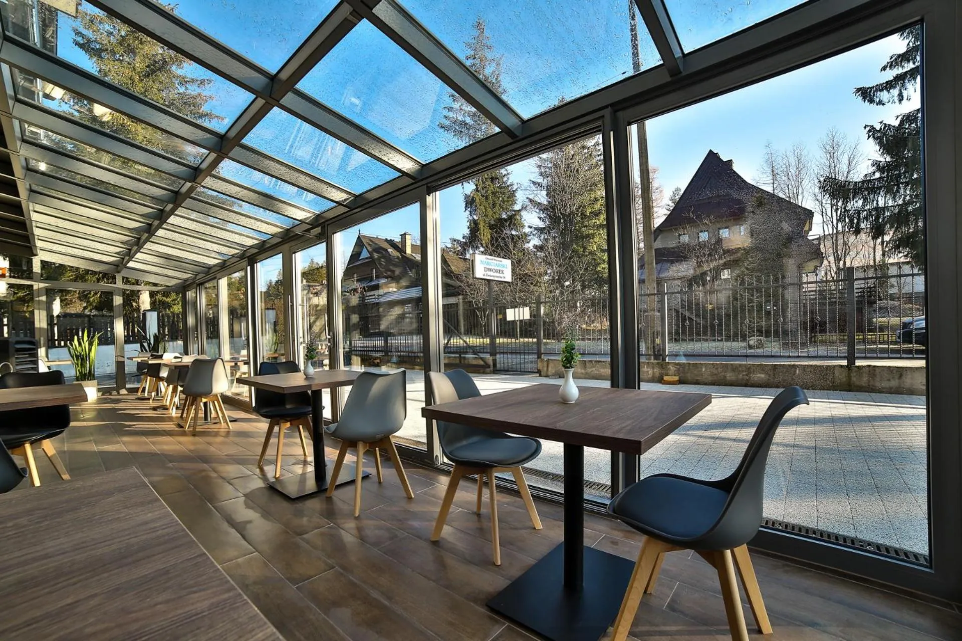 Restaurant/places to eat in Narciarski Dworek