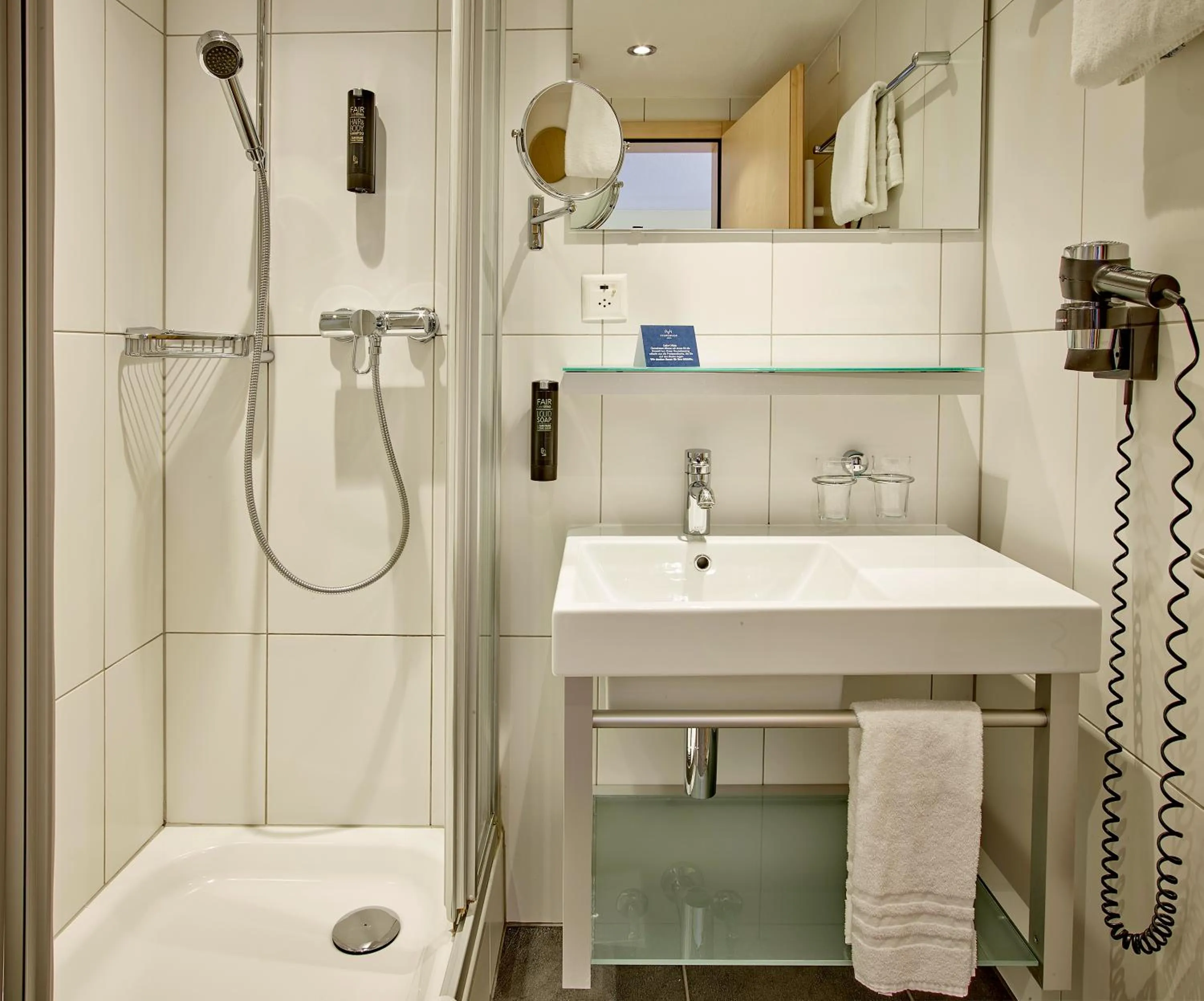 Shower in Baxter Hotel