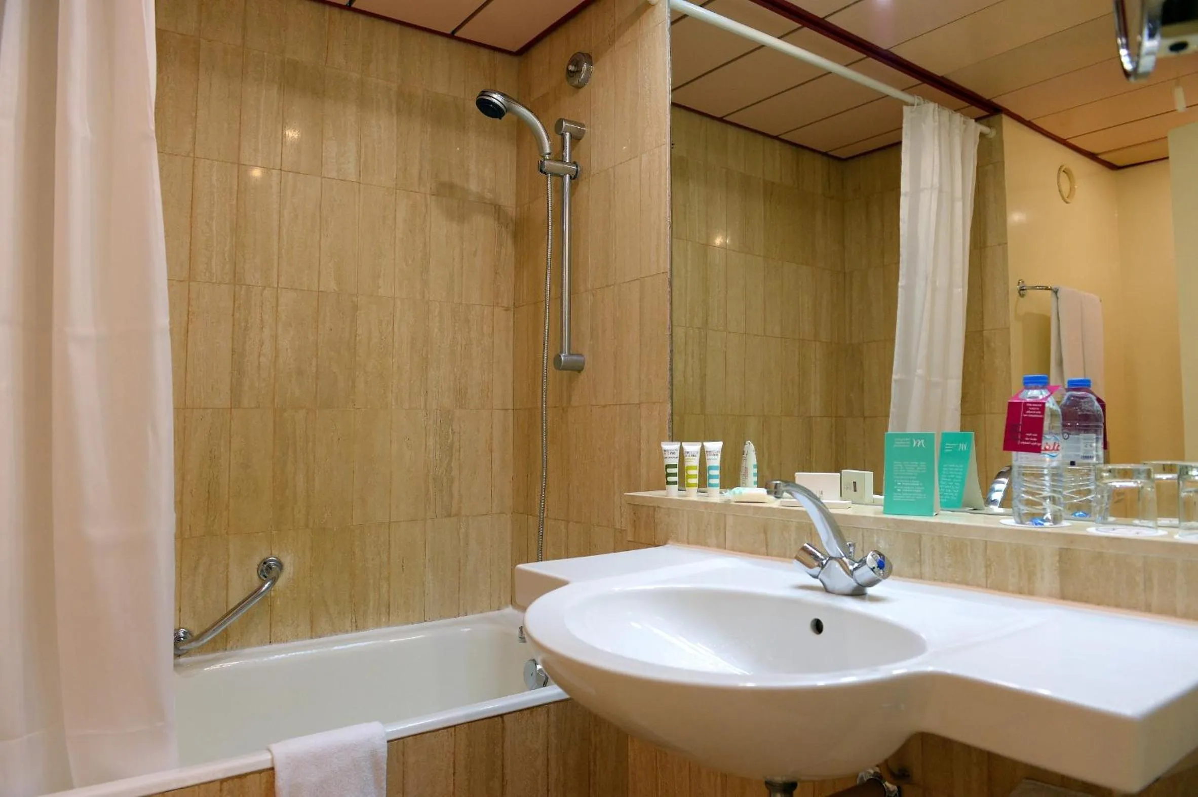 Bathroom in Treffen House Doha - Souq Waqif and next to Msheireb Metro Station