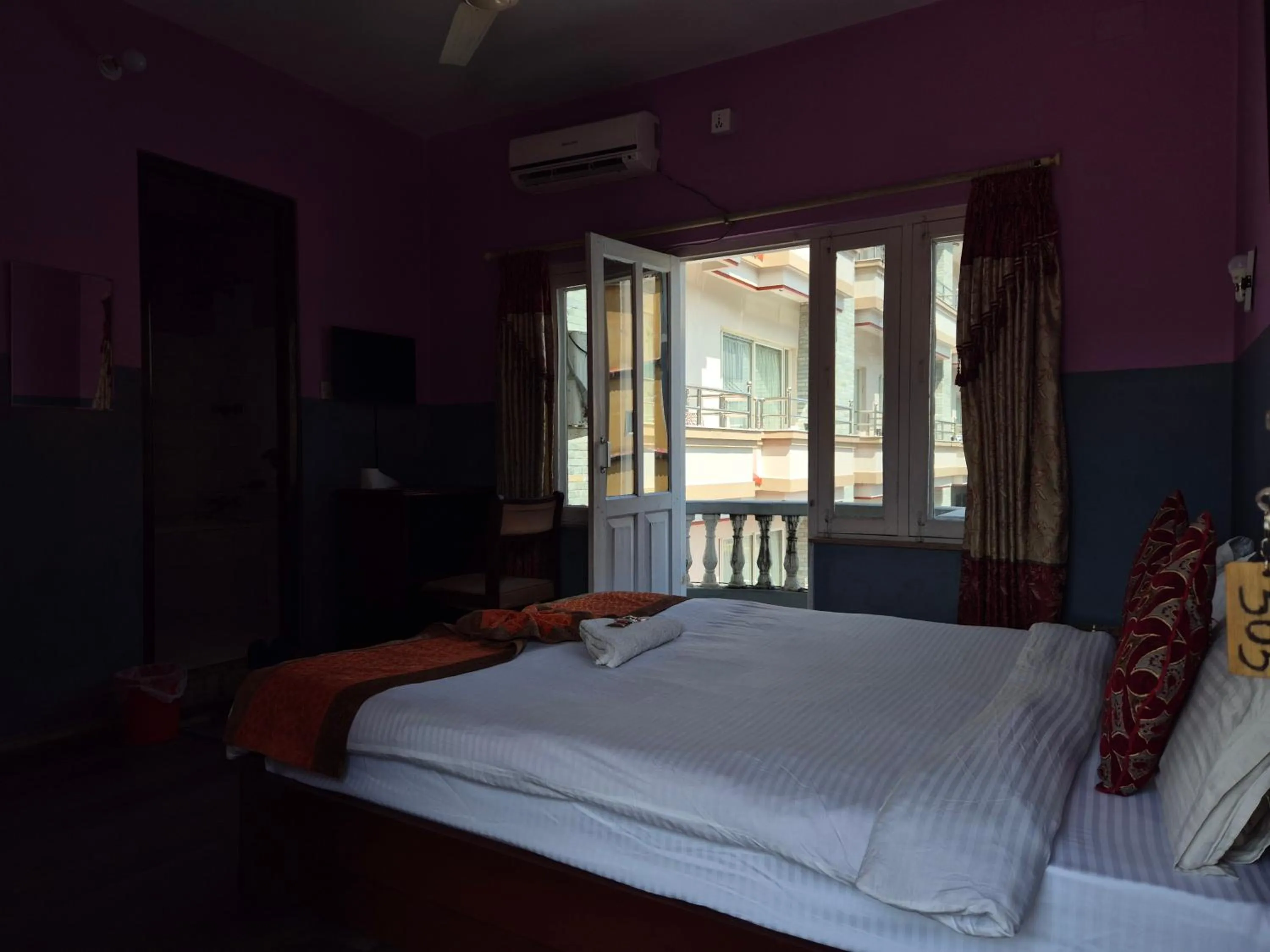 Bedroom, Bed in Hotel Fishtail Villa