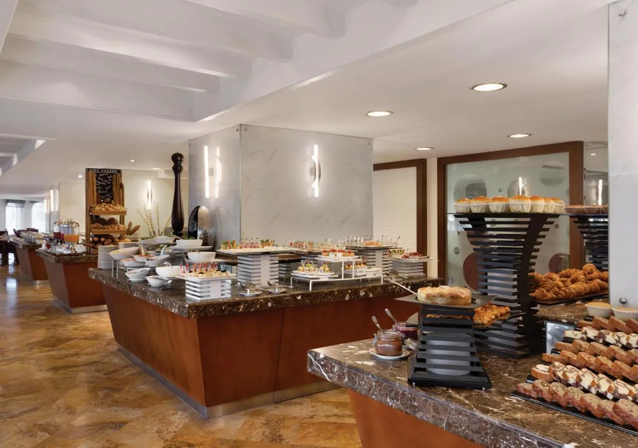 Restaurant/places to eat in Grand Regency Doha, Trademark Collection by Wyndham