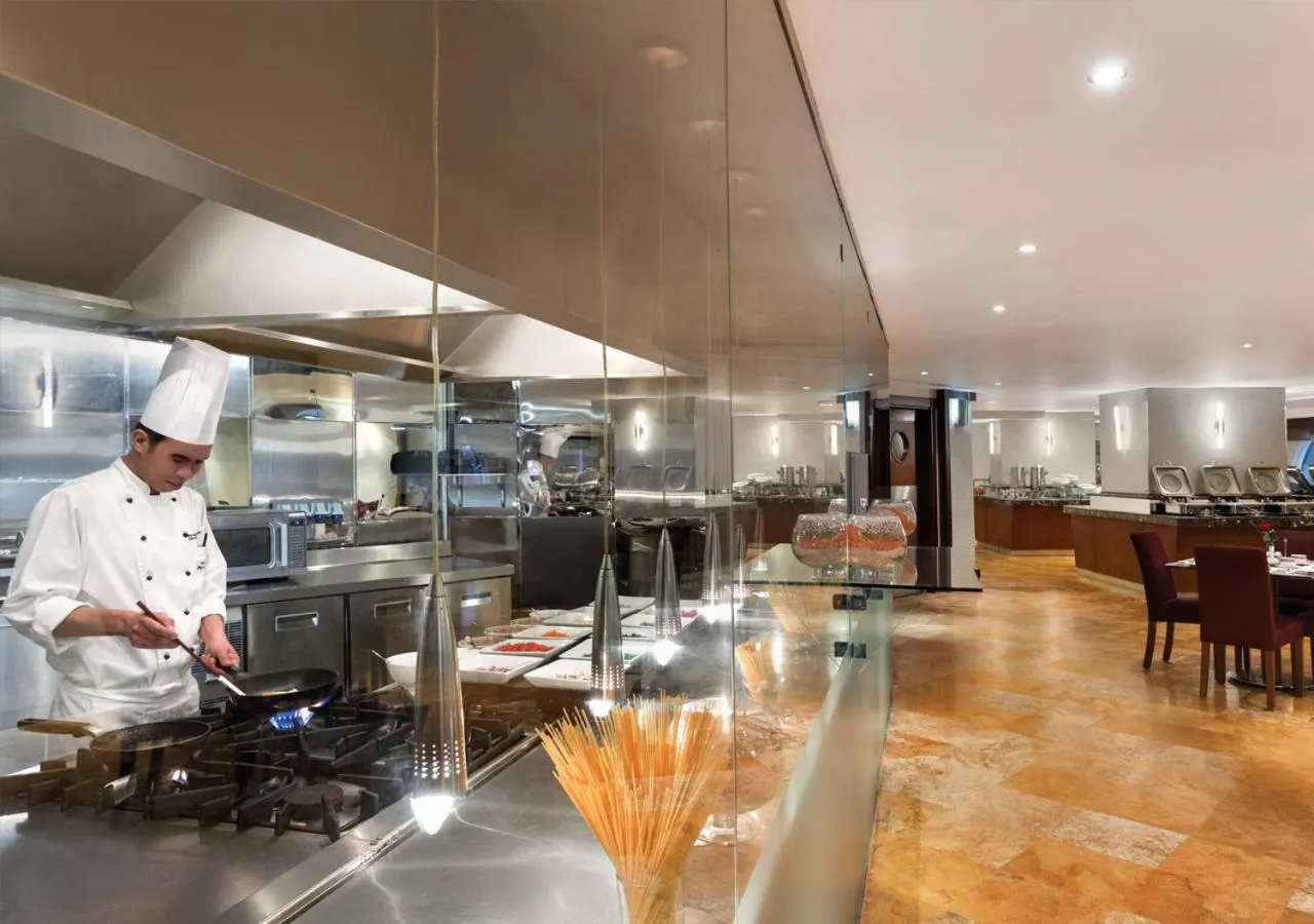 Restaurant/places to eat in Grand Regency Doha, Trademark Collection by Wyndham