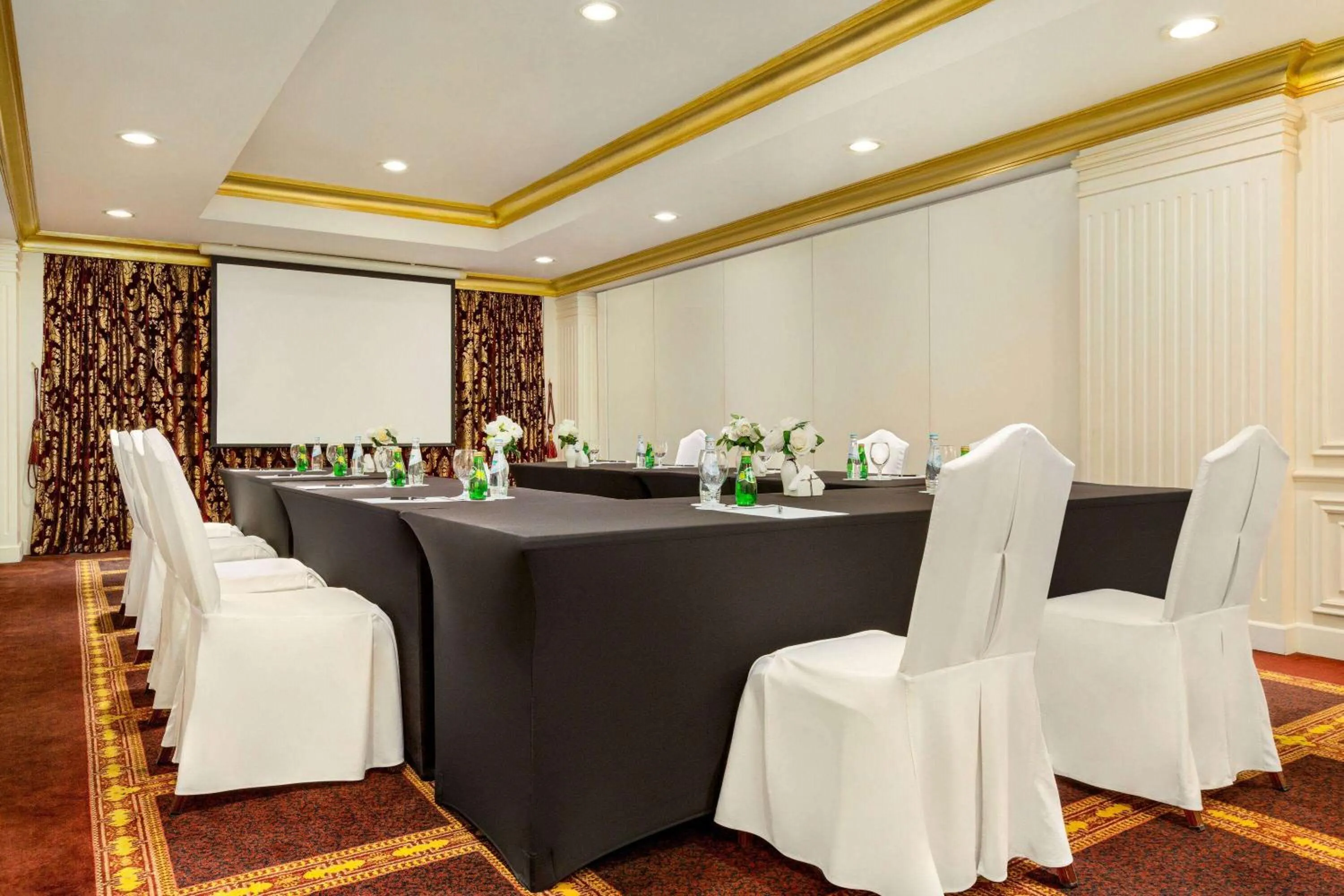 Meeting/conference room in Grand Regency Doha, Trademark Collection by Wyndham