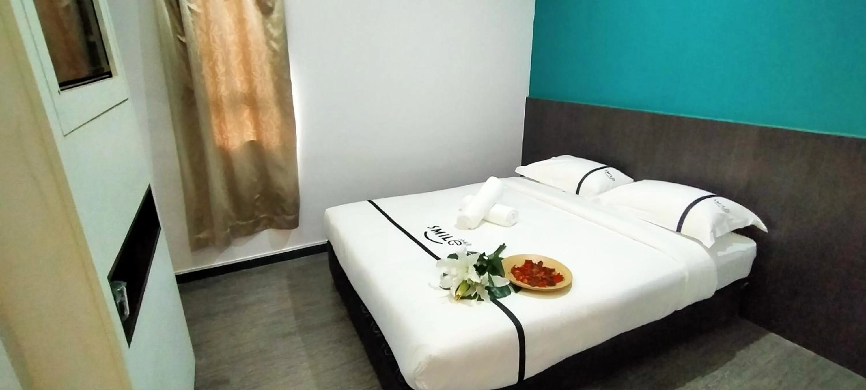 Photo of the whole room, Bed in Smile Hotel Petaling Jaya SS2