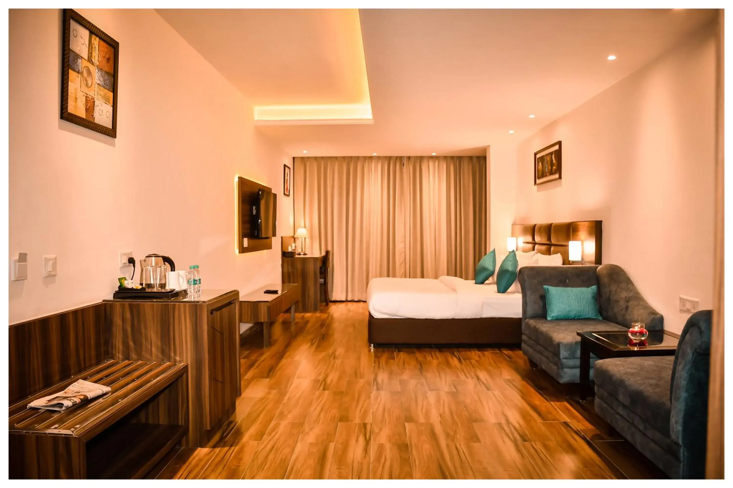 THE DOWNTOWN THE DOWNTOWN