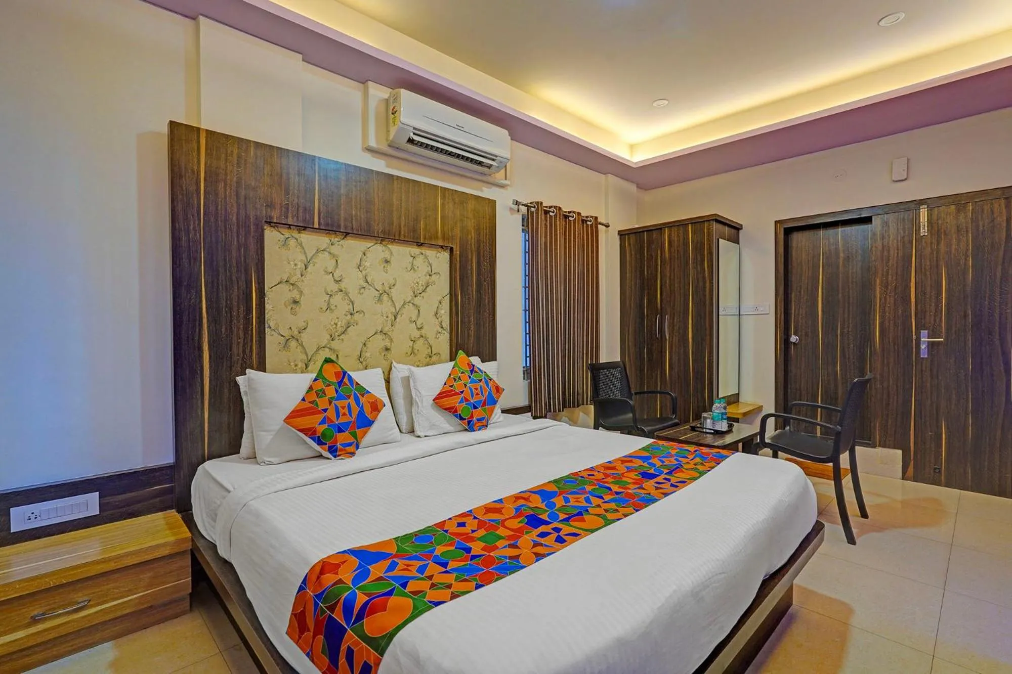 FabHotel Royal Blue Meridian Inn