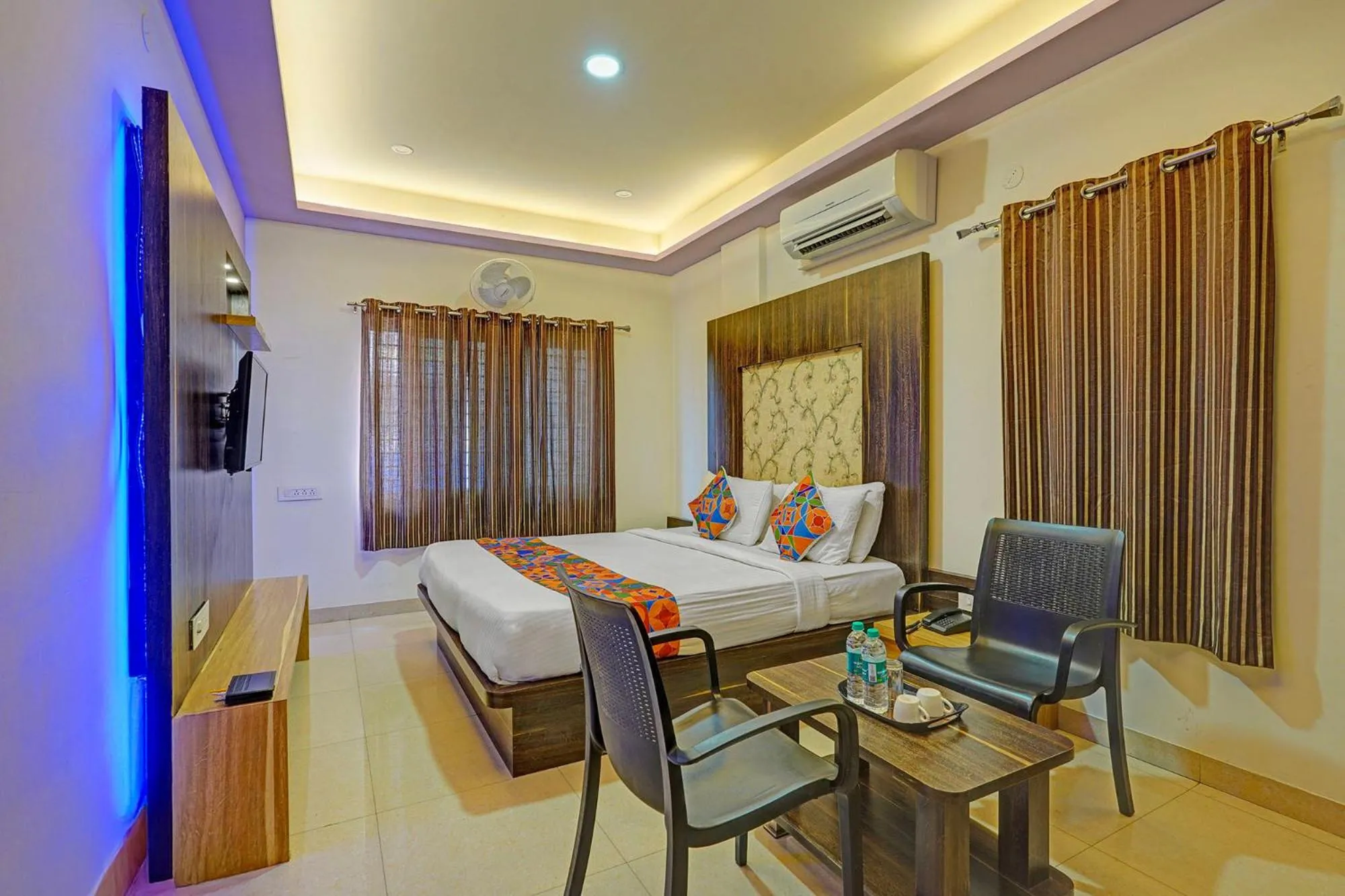 FabHotel Royal Blue Meridian Inn