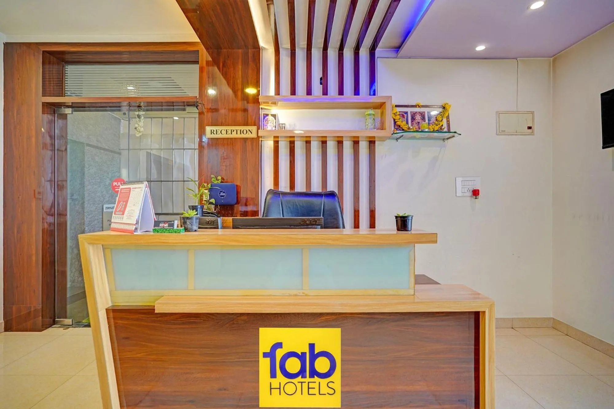 FabHotel Royal Blue Meridian Inn