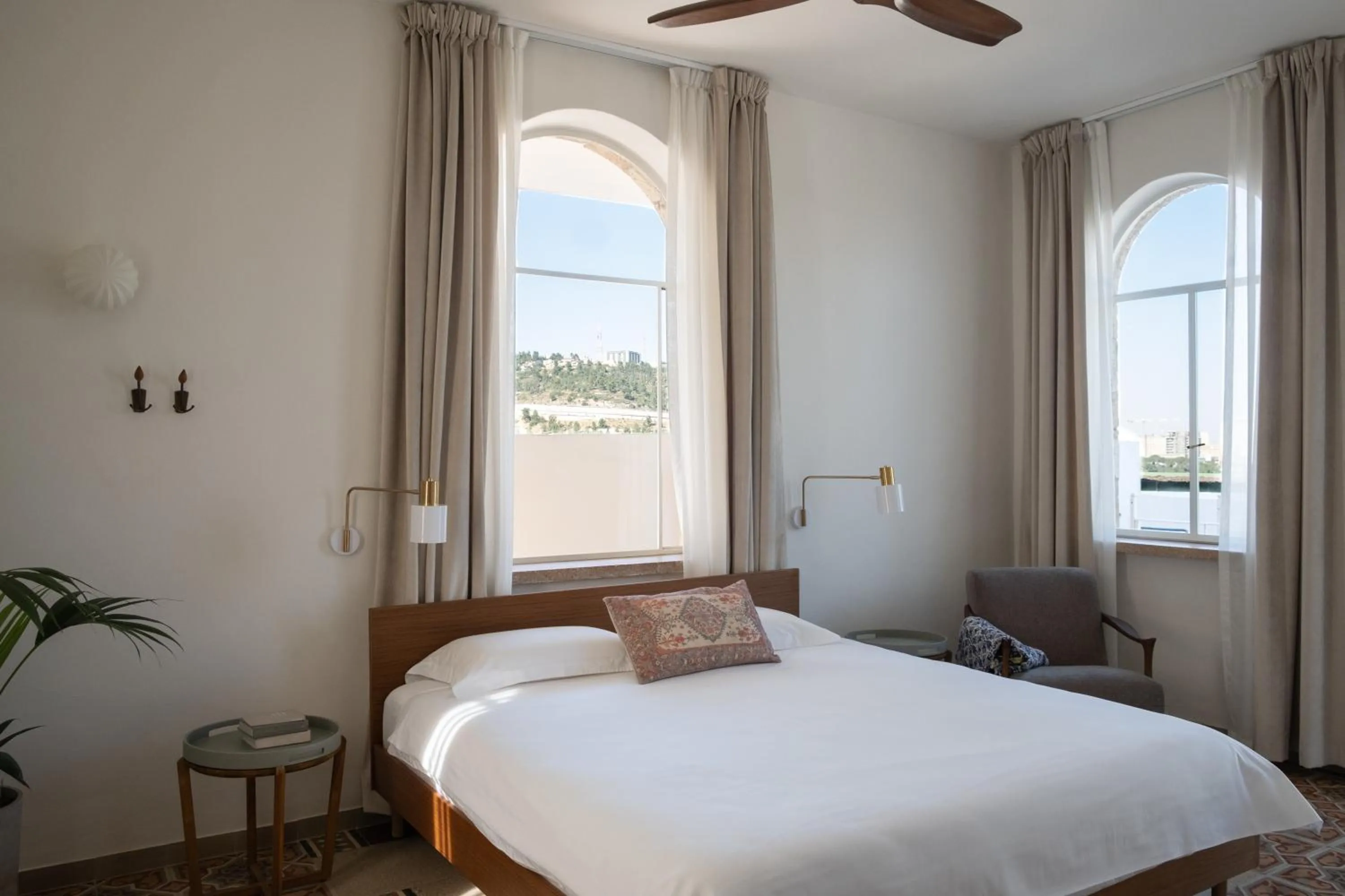 Bed in Khan Ein Karem Boutique Hotel