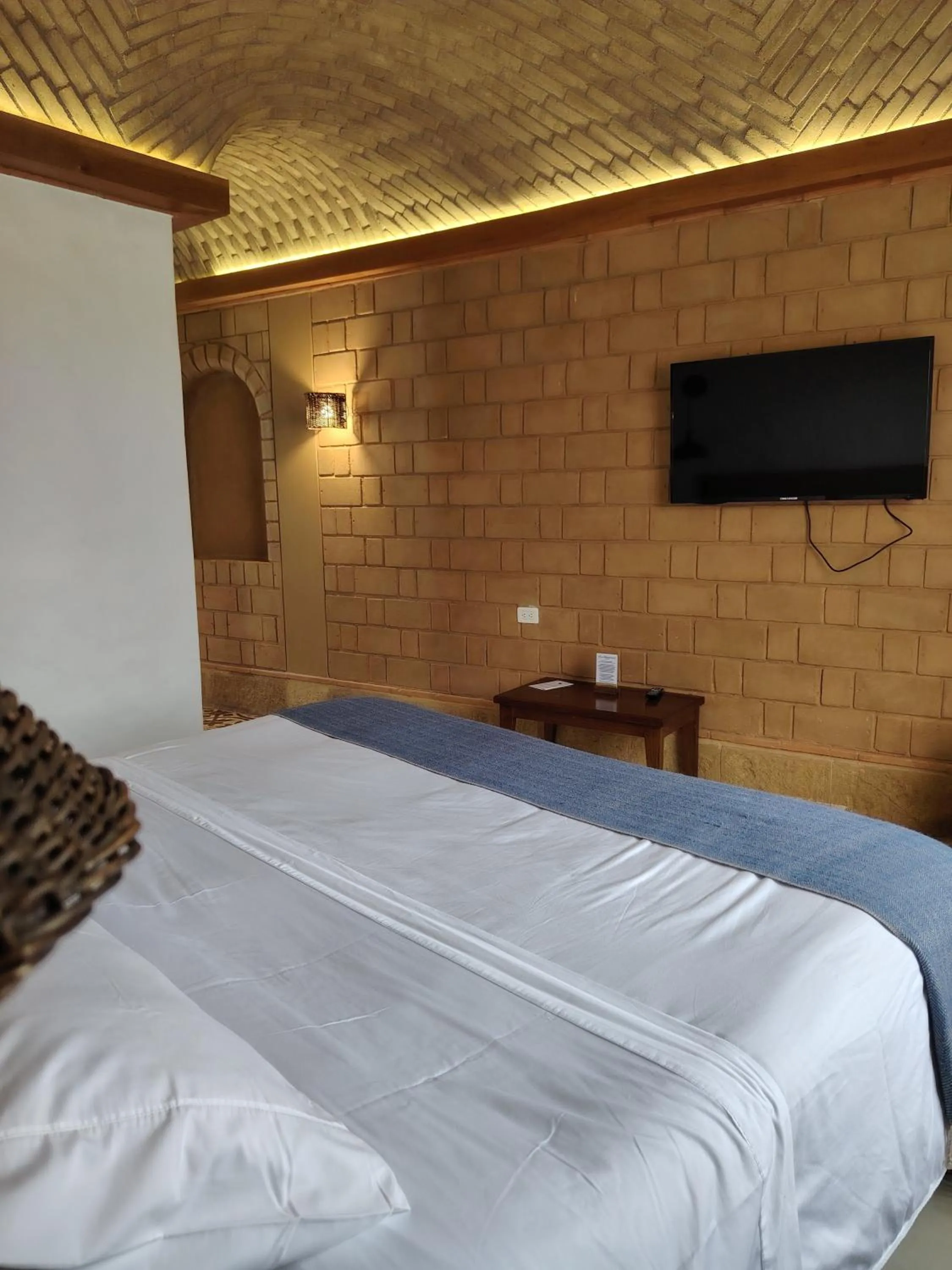 TV and multimedia, Bed in La Alhambra Hotel Boutique