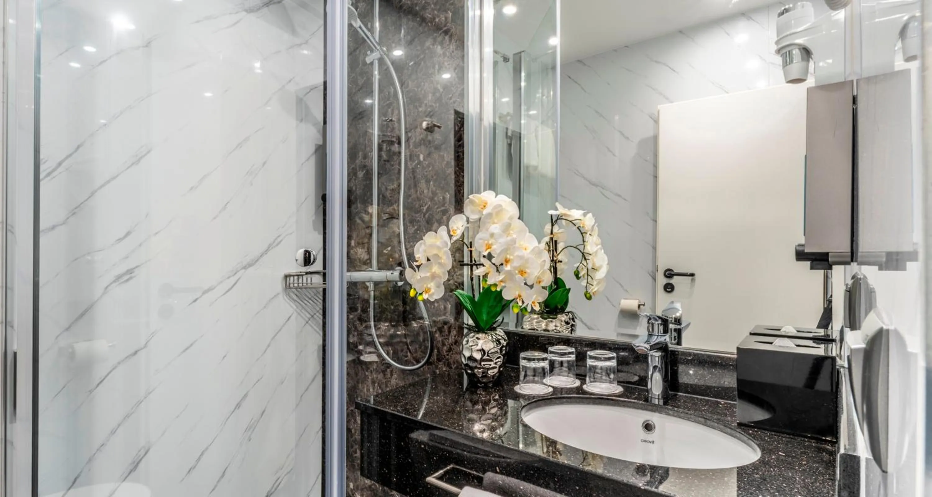 Bathroom in PLAZA INN Mühldorf