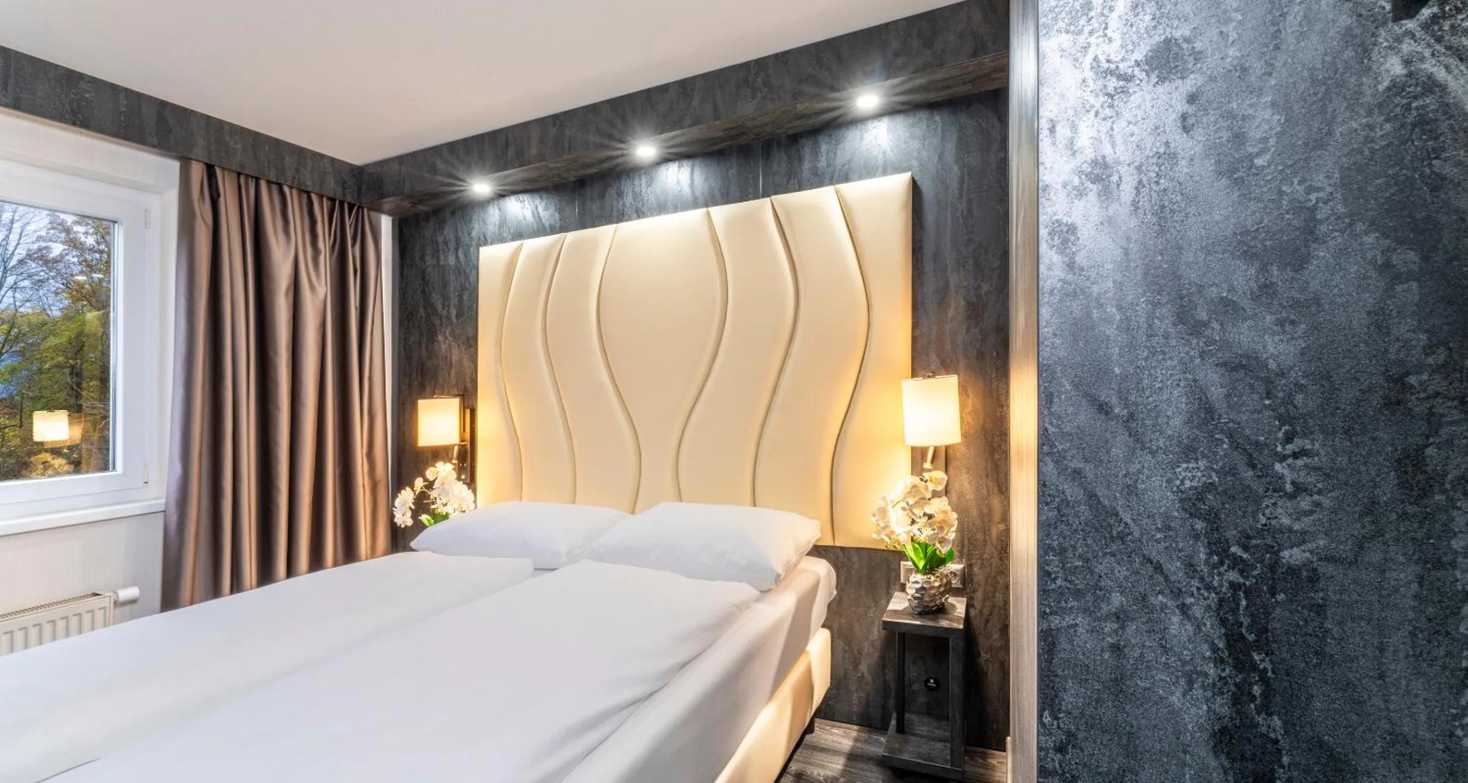 Bed in PLAZA INN Mühldorf