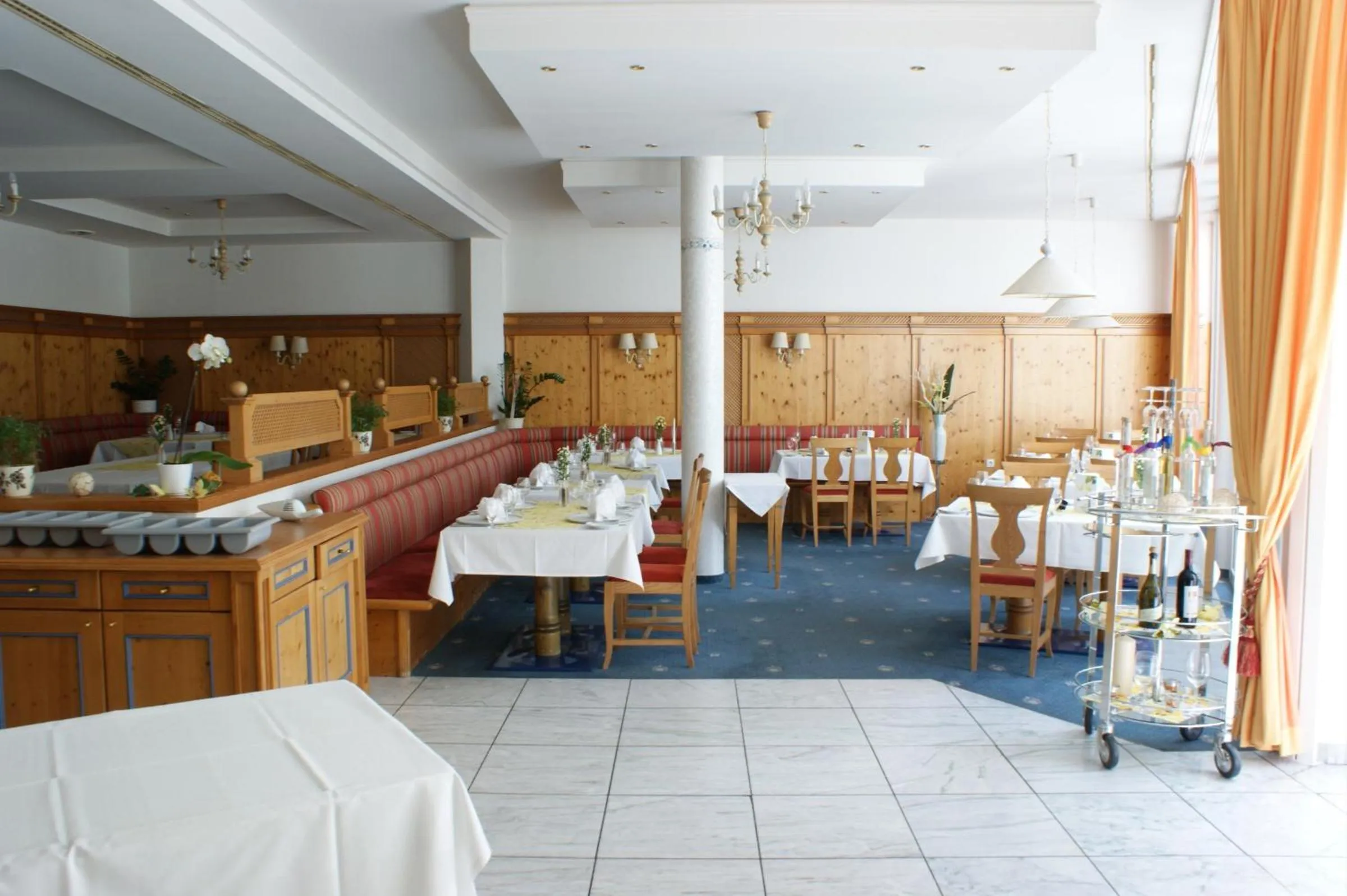 Restaurant/places to eat in Parkhotel Altmühltal