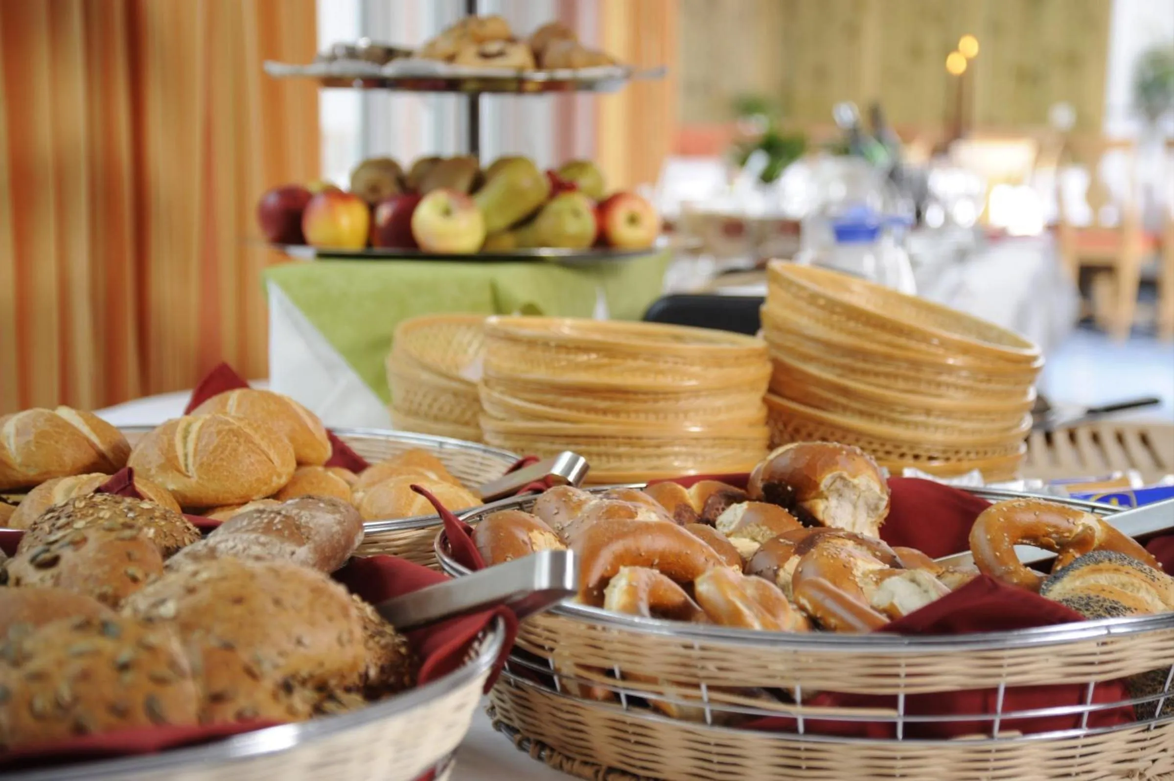 Buffet breakfast in Parkhotel Altmühltal