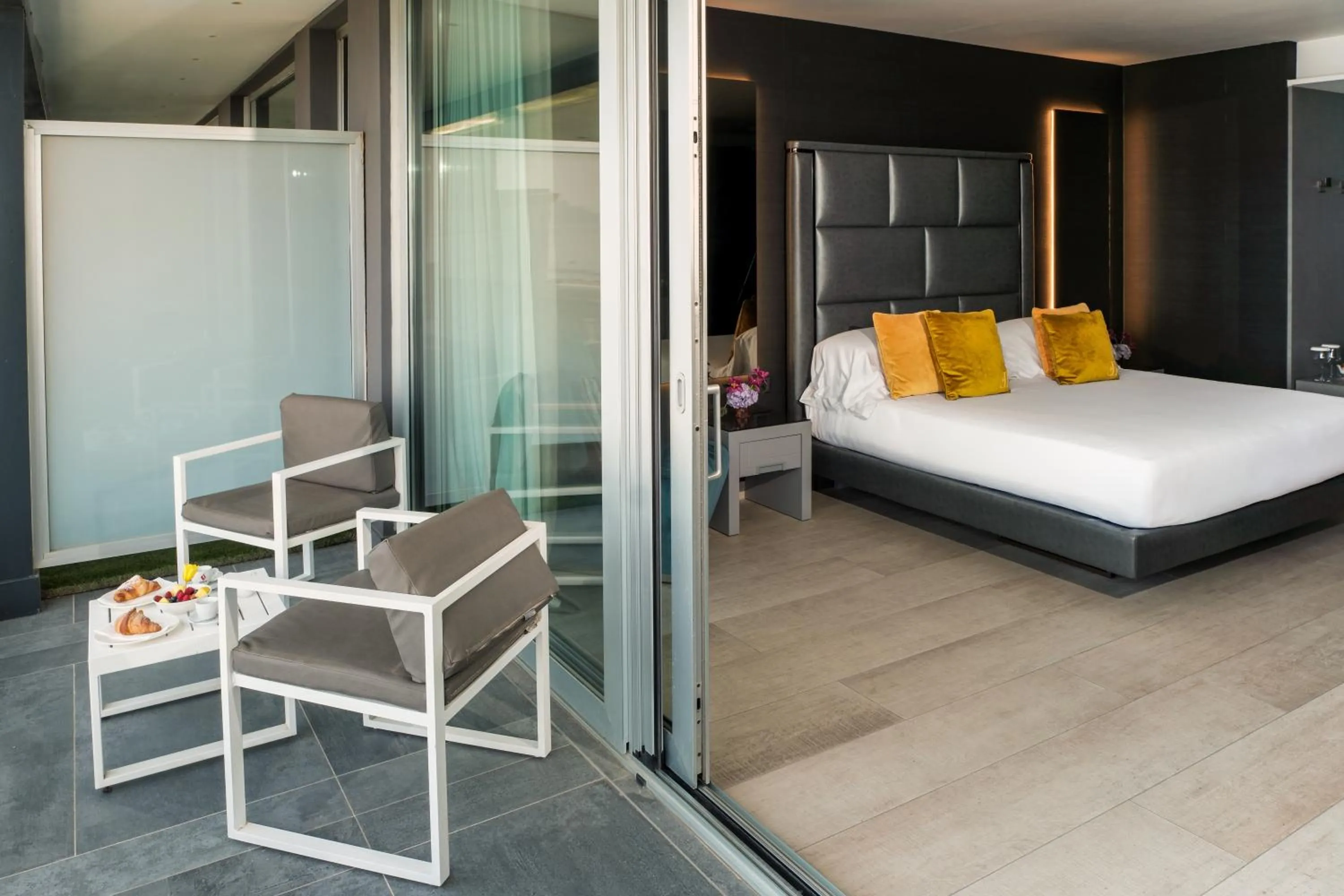 Bed in Hotel & Resort Tre Fontane Luxury