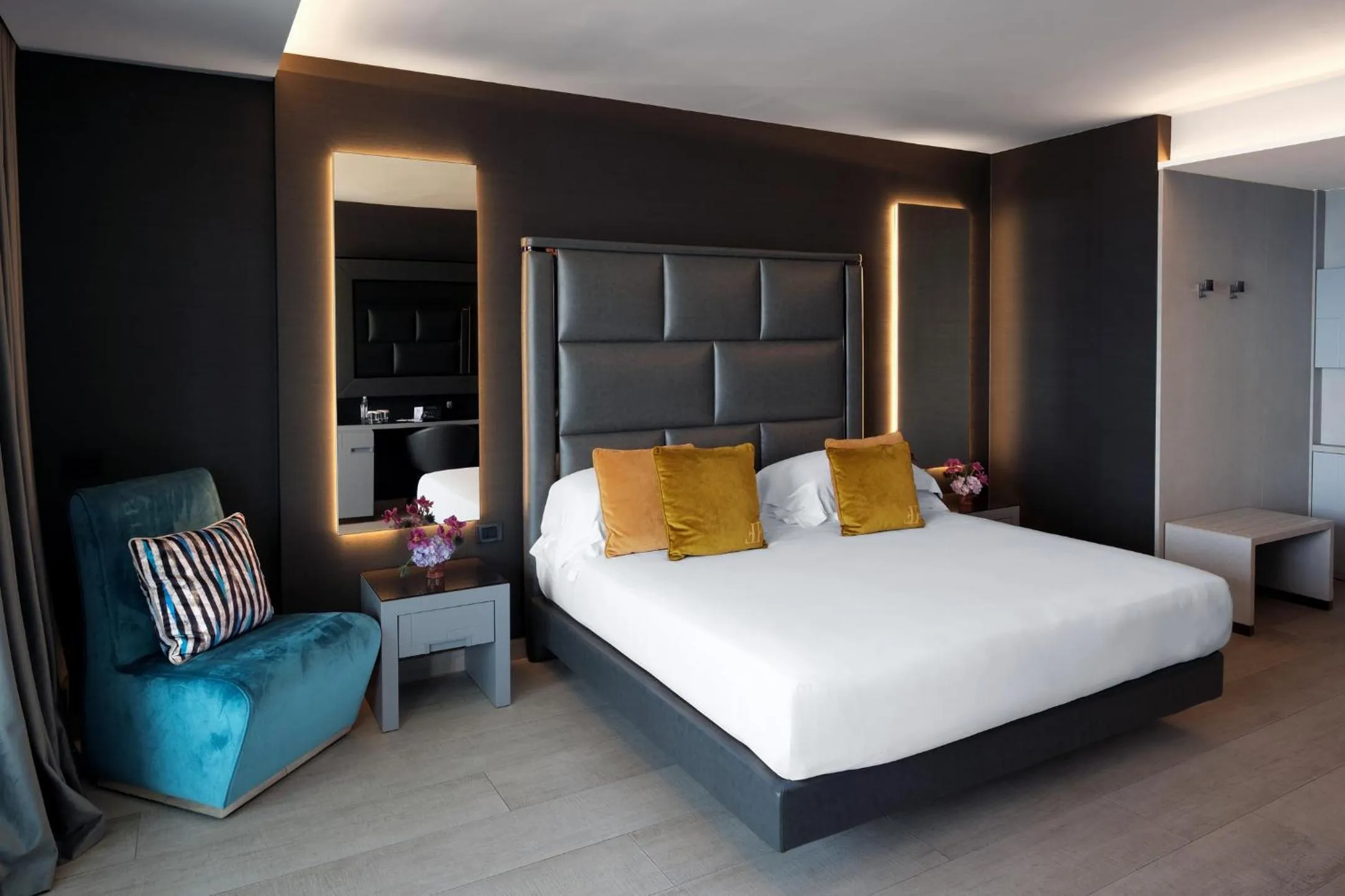 Bed in Hotel & Resort Tre Fontane Luxury
