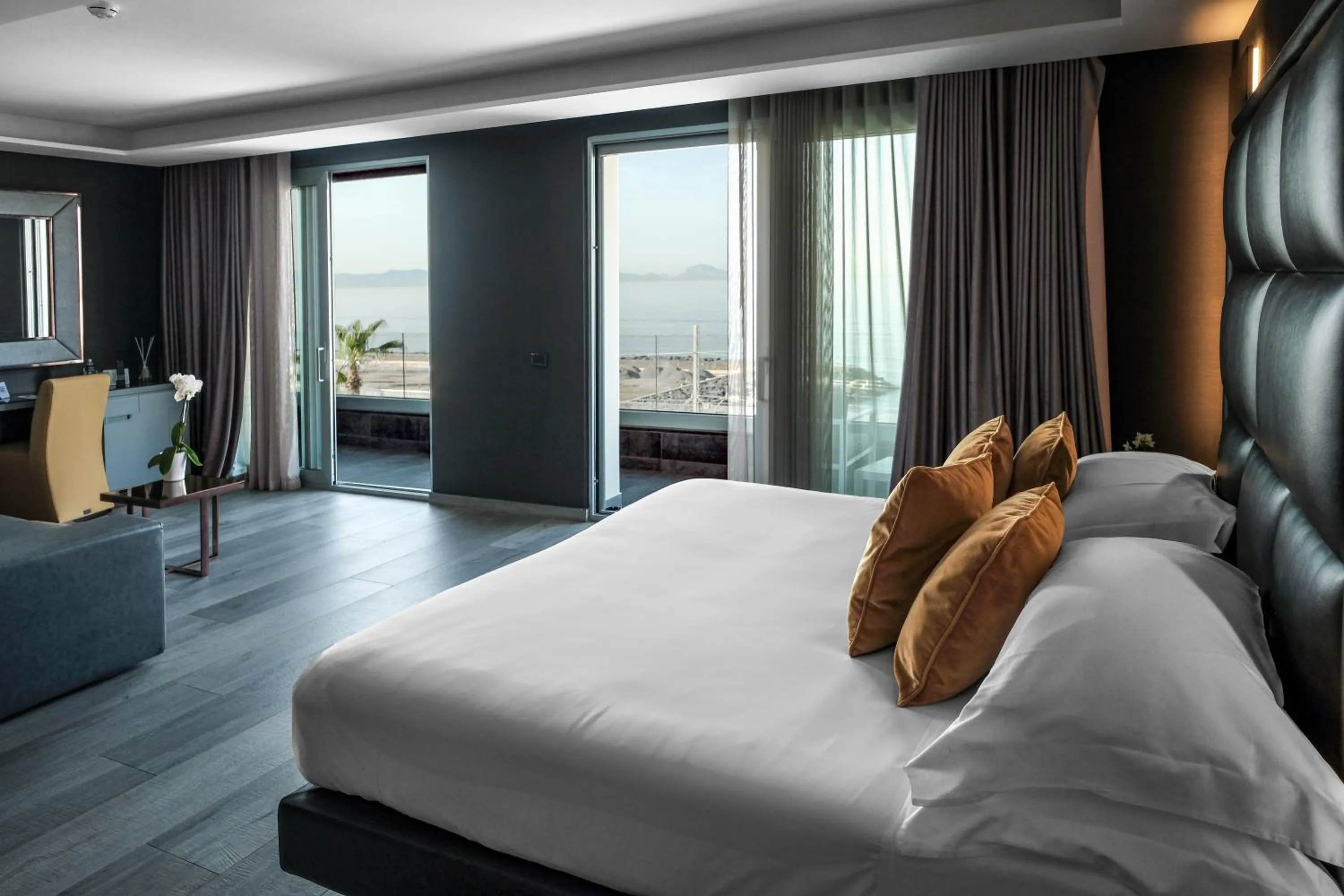 Bed in Hotel & Resort Tre Fontane Luxury