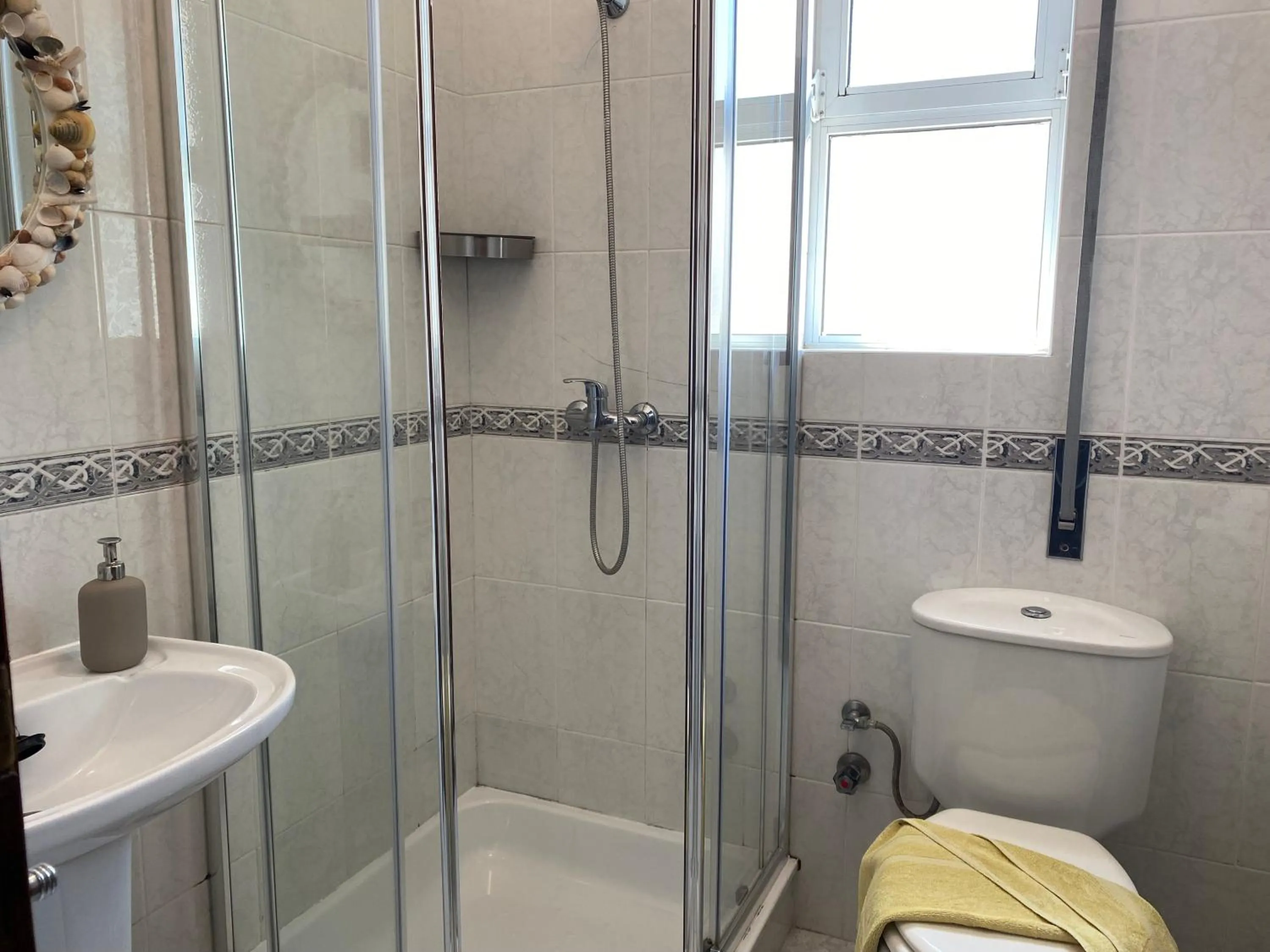 Shower in Hotel Jardim Oudinot "MyWay Kite&Surf"