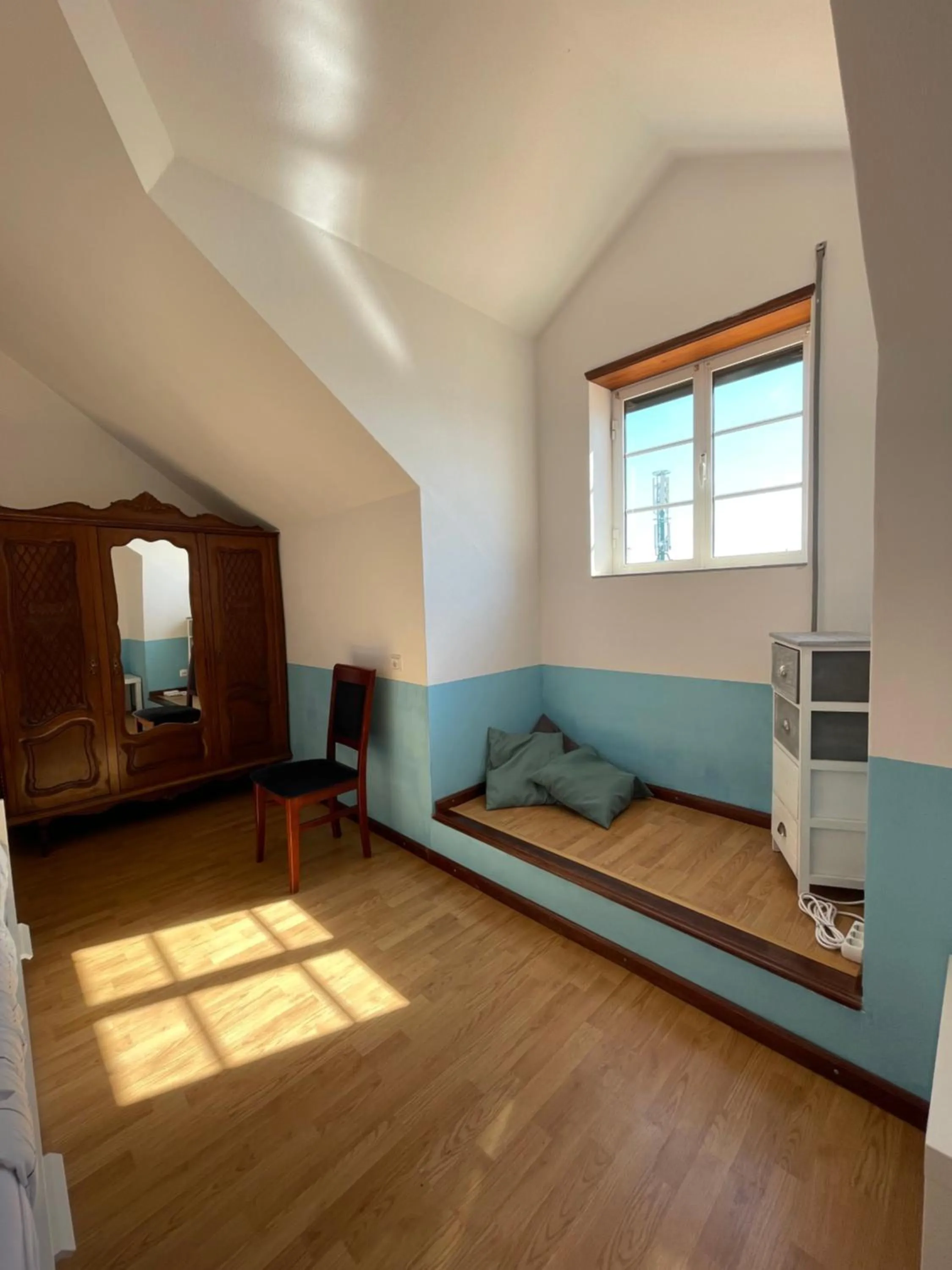 Seating area, Bed in Hotel Jardim Oudinot "MyWay Kite&Surf"