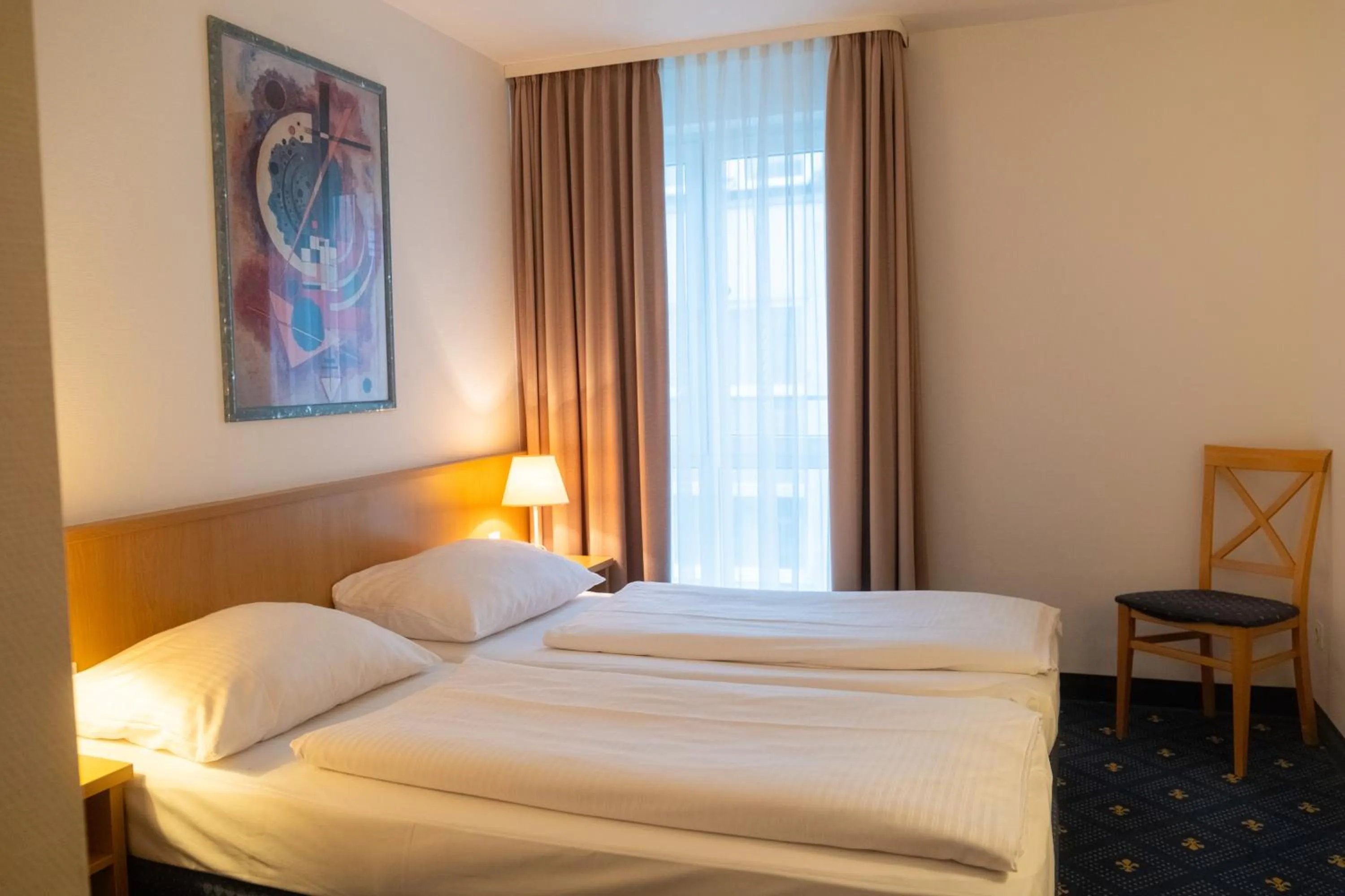 Bed in Hotel Am Schlosspark , Wiesbaden