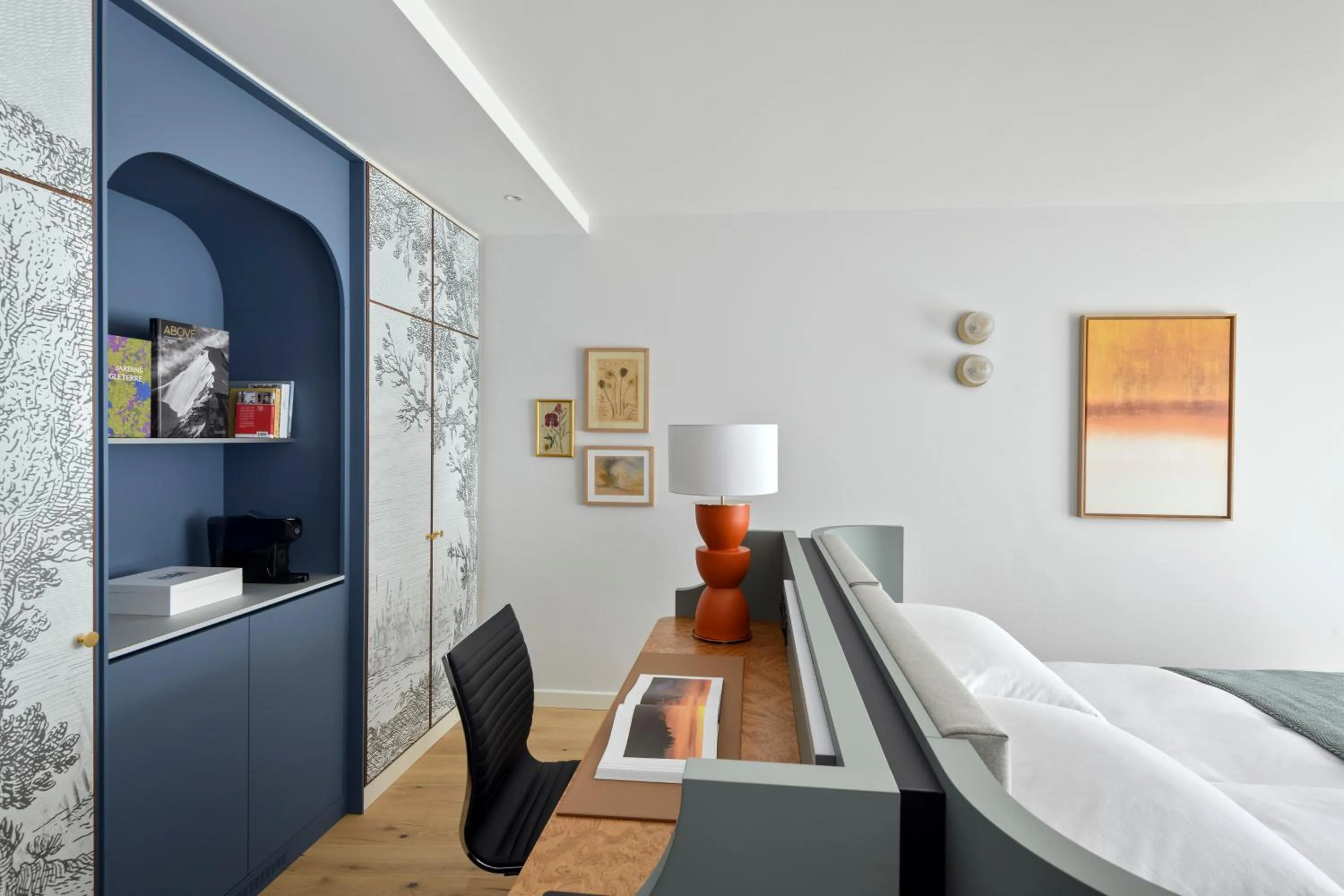 Bed in Hotel Angleterre