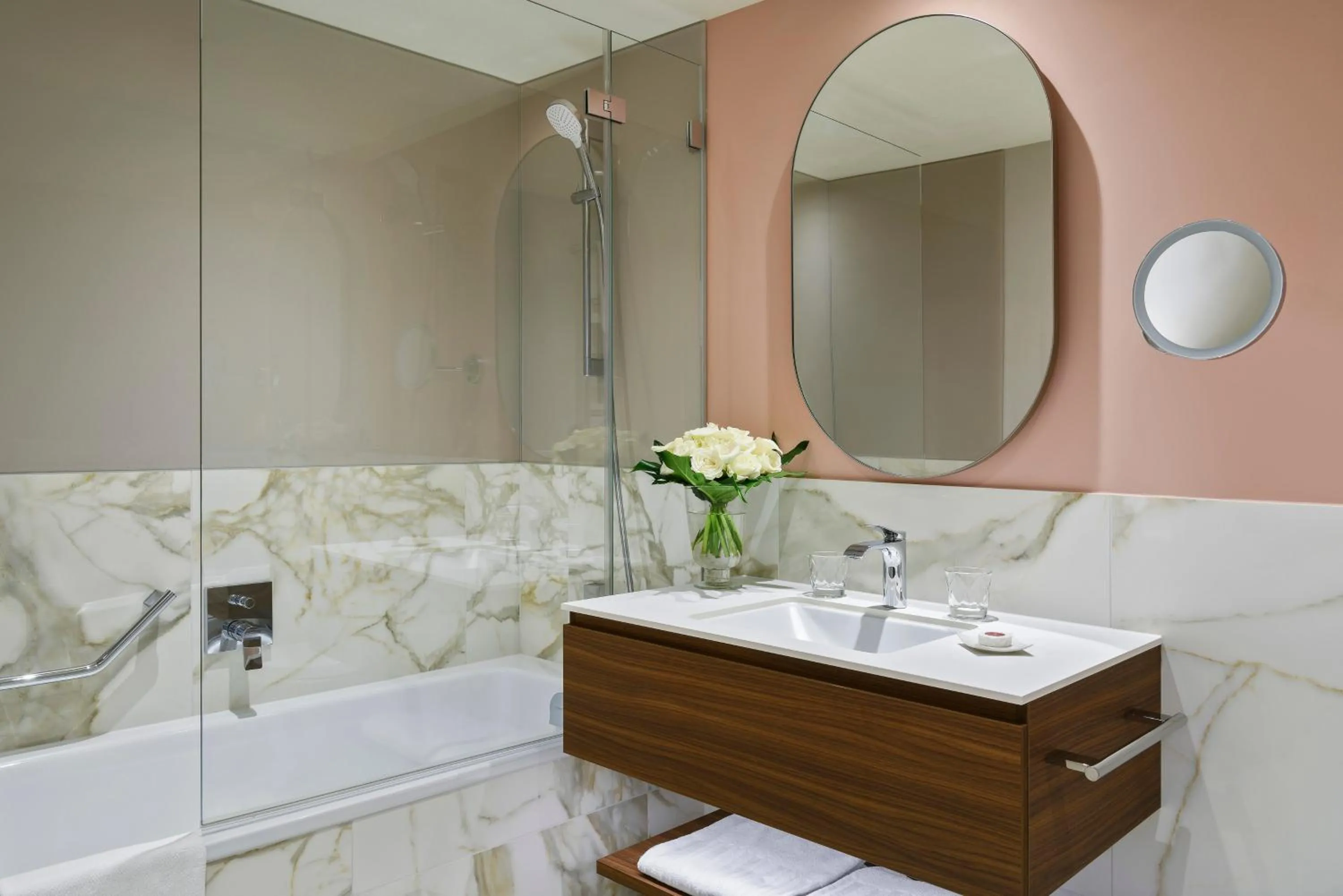 Bathroom in Hotel Angleterre