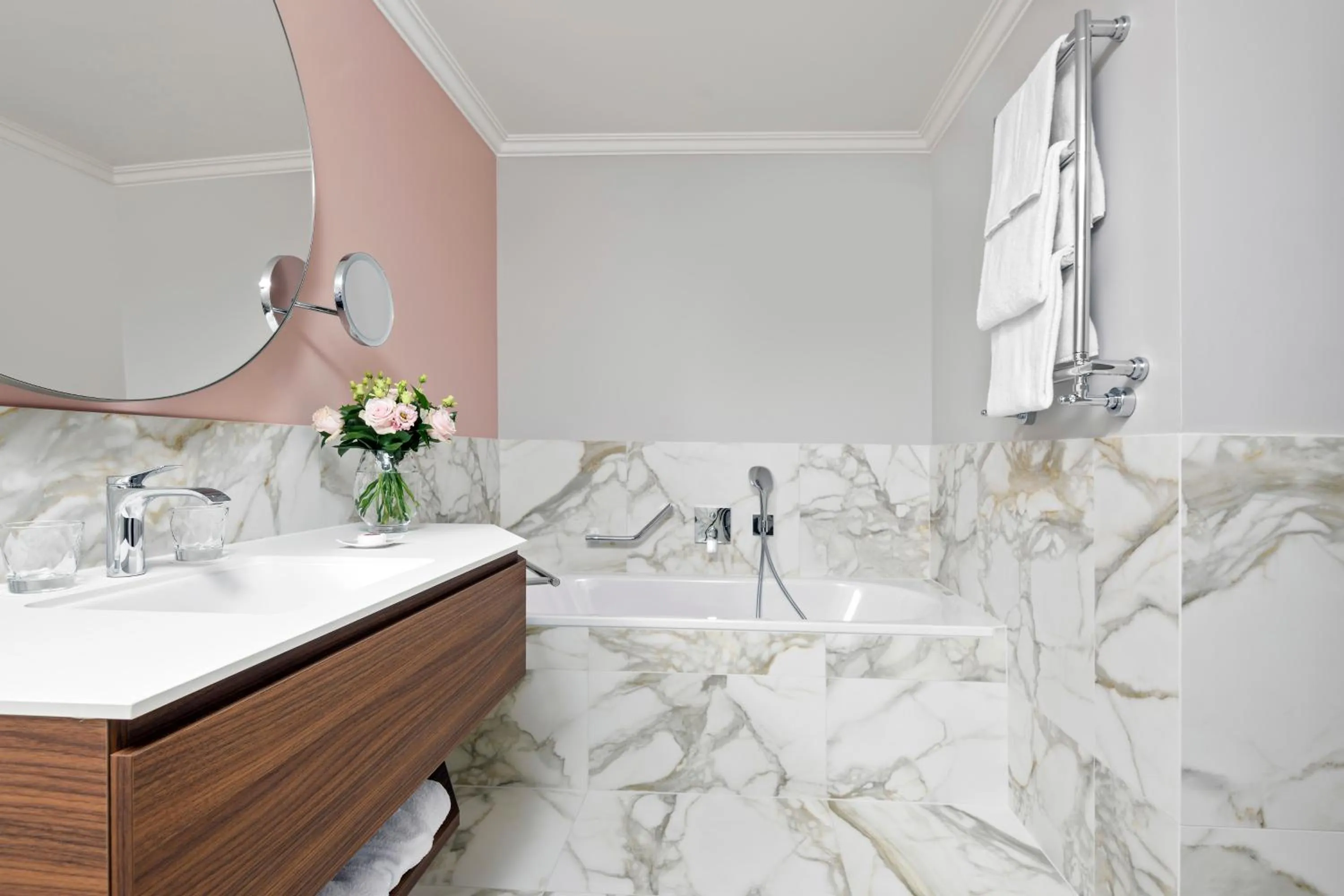 Bathroom in Hotel Angleterre