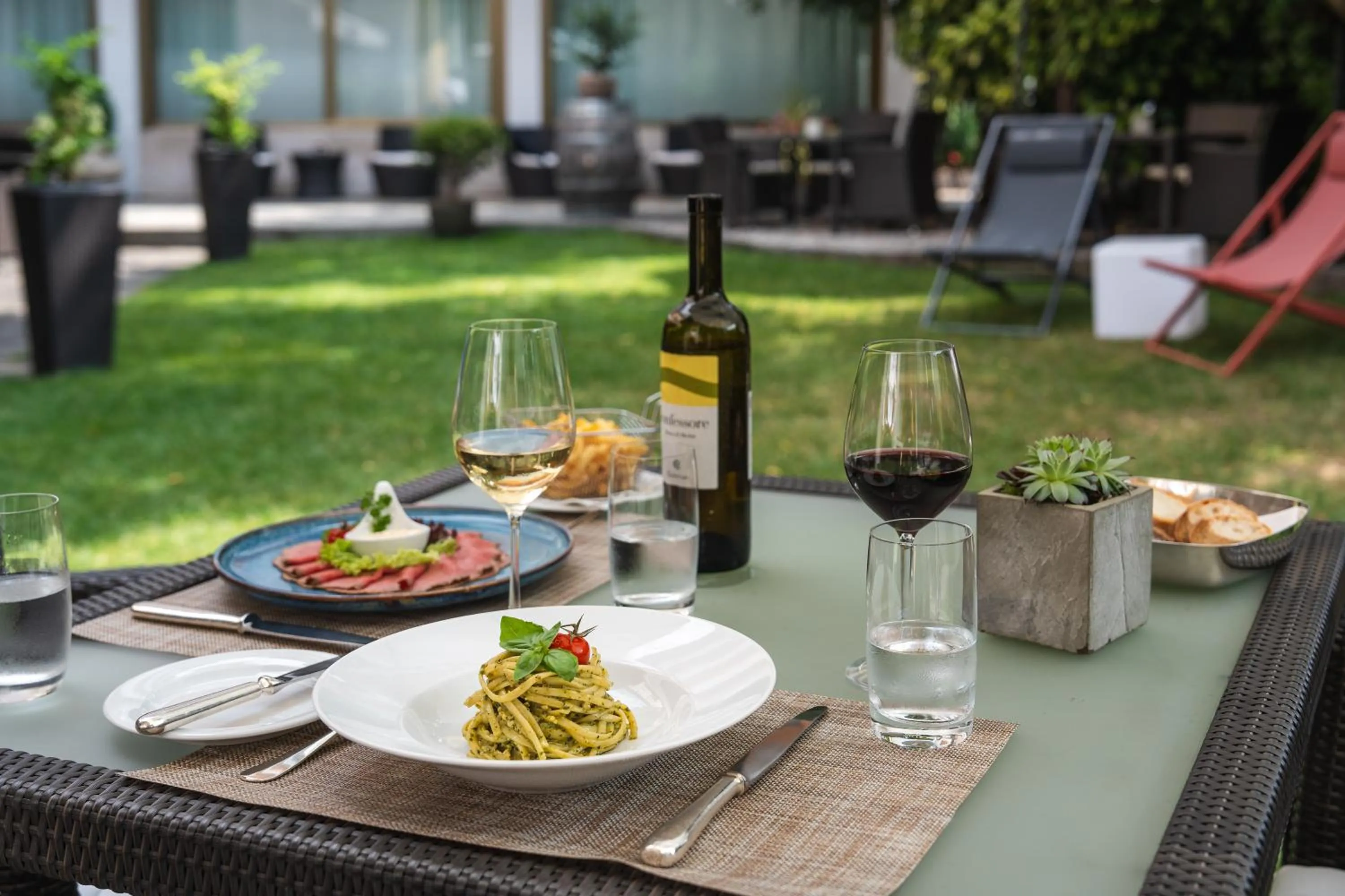 Restaurant/places to eat in Hotel Unione