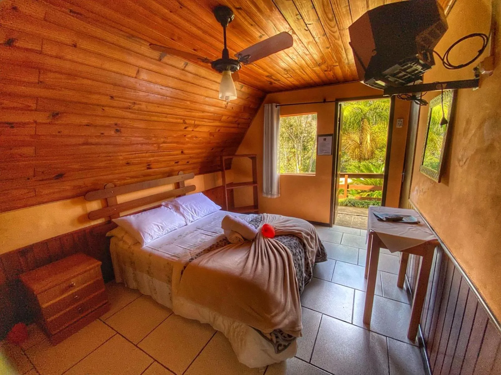 Bed in Pousada Colibri Serrano