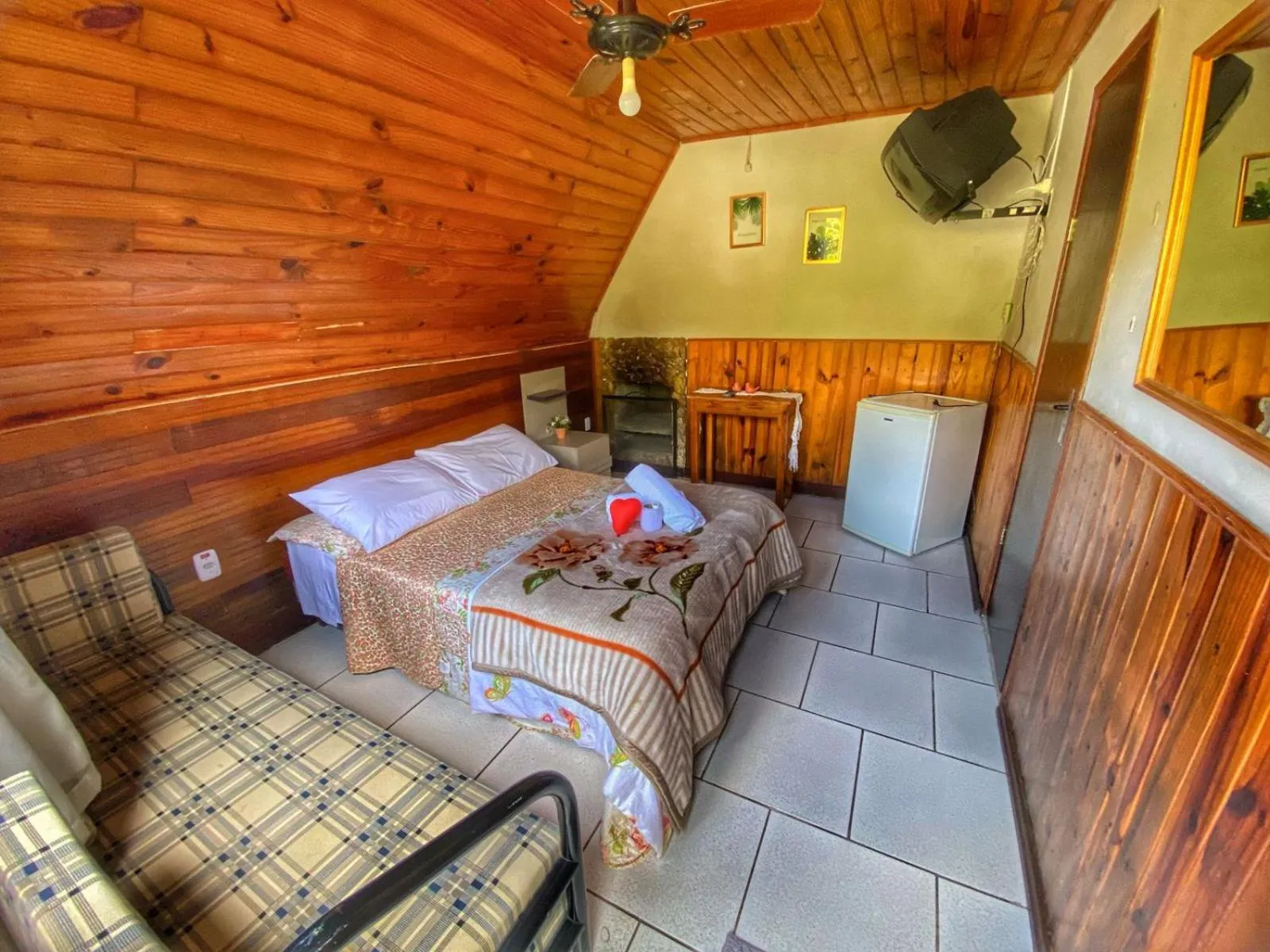 Photo of the whole room in Pousada Colibri Serrano