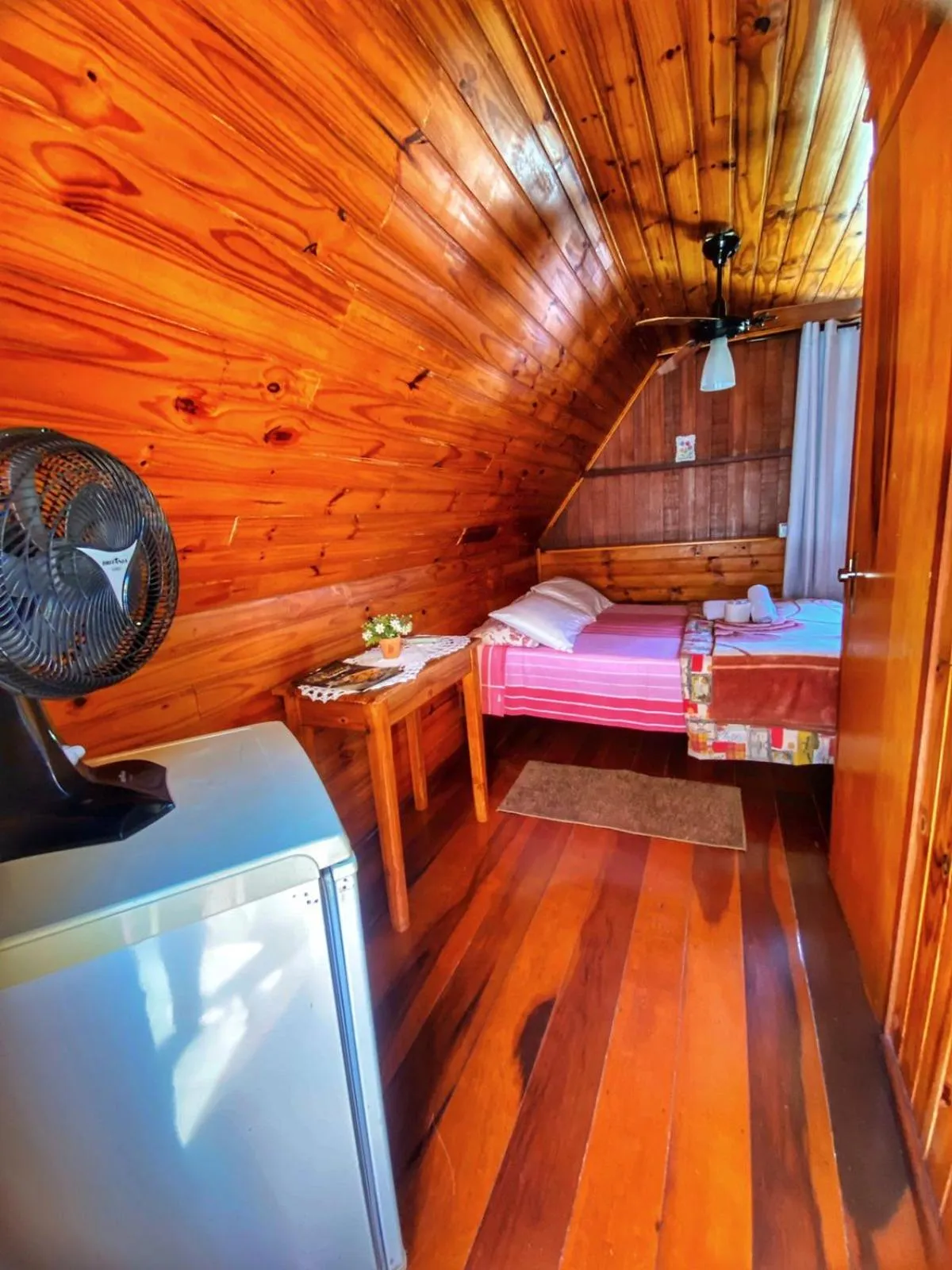 Photo of the whole room, Bed in Pousada Colibri Serrano