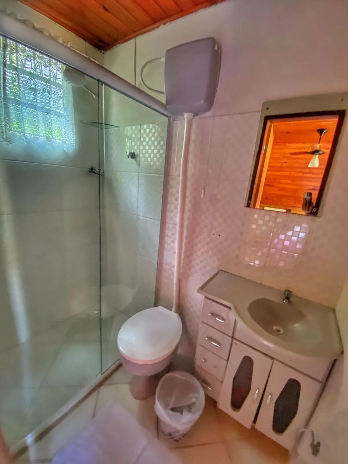 Bathroom in Pousada Colibri Serrano